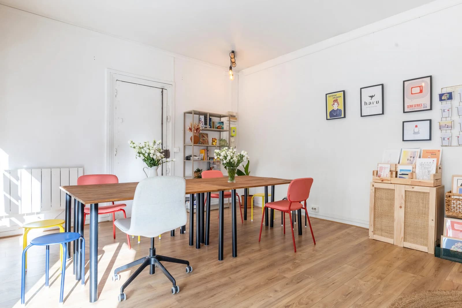 Salle de réunion dans Paris 18e: galerie d'art au charme confidentiel - 1