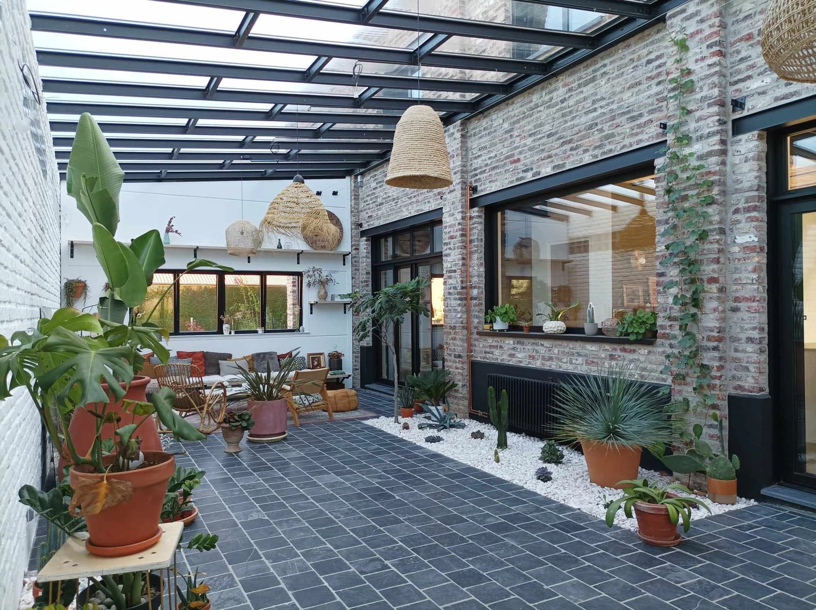 Meeting room in Quiet, bright house with glass roof - 1