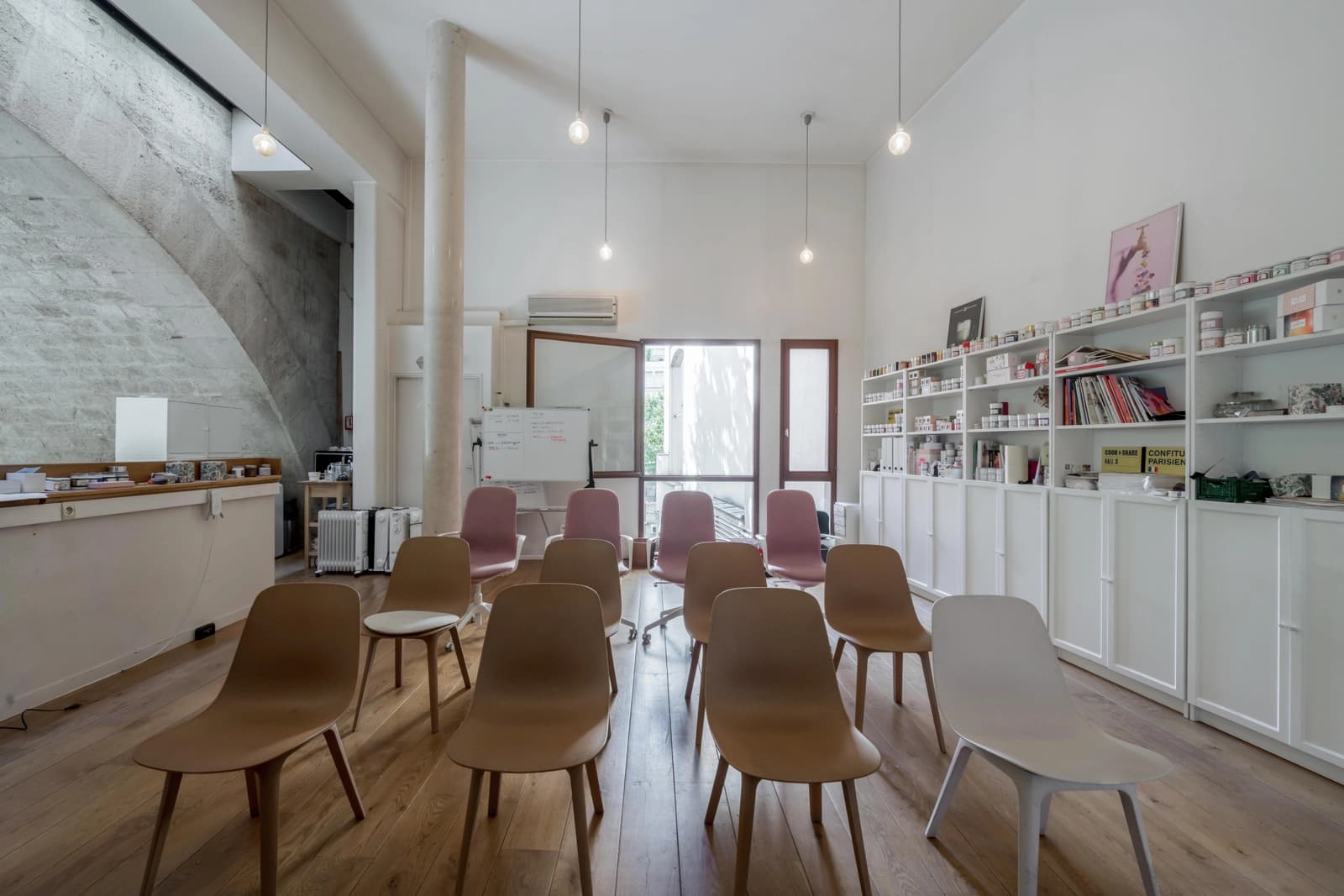 Meeting room in Bright, atypical workspace - 1