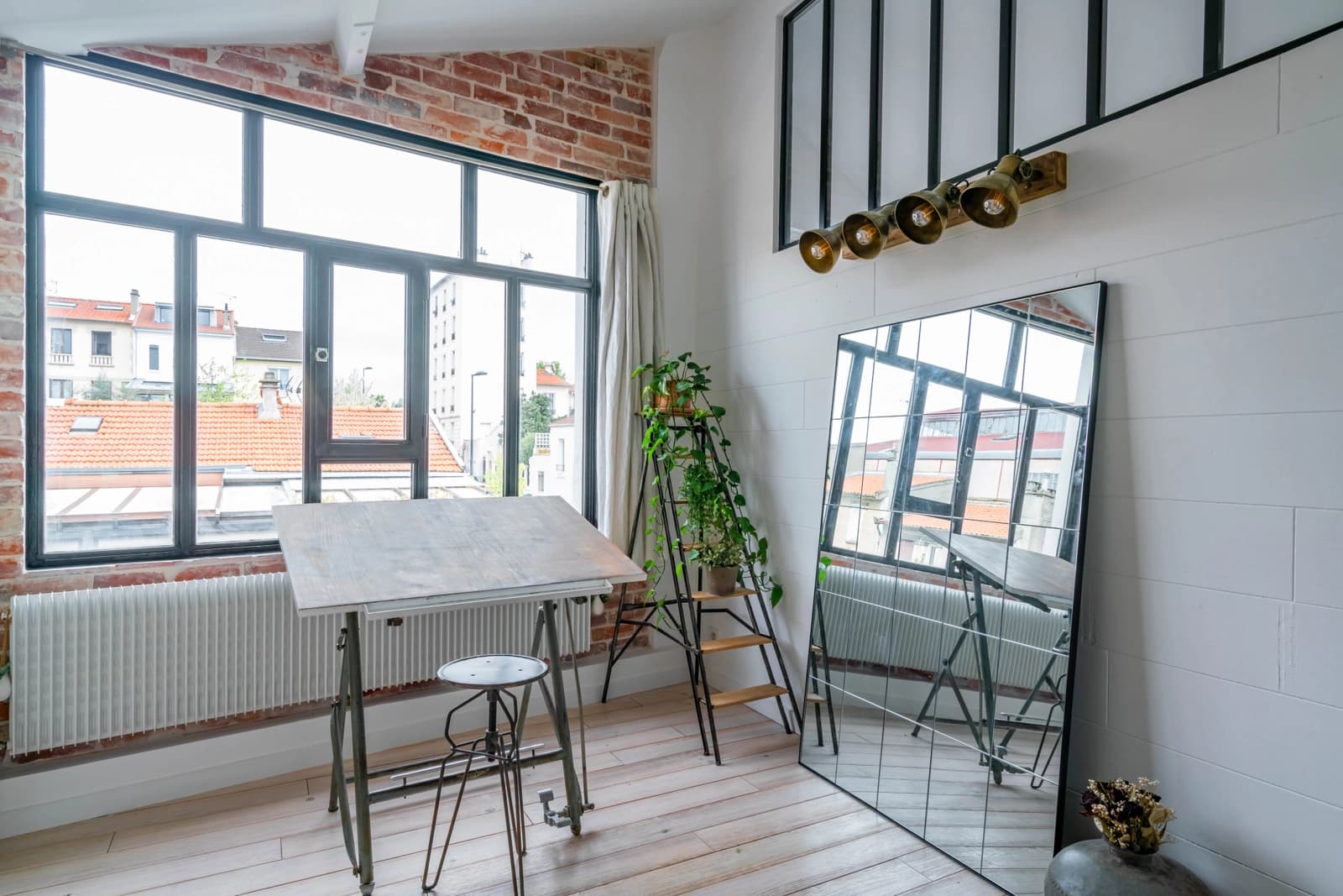Meeting room in Bright duplex in a former printing works - 1
