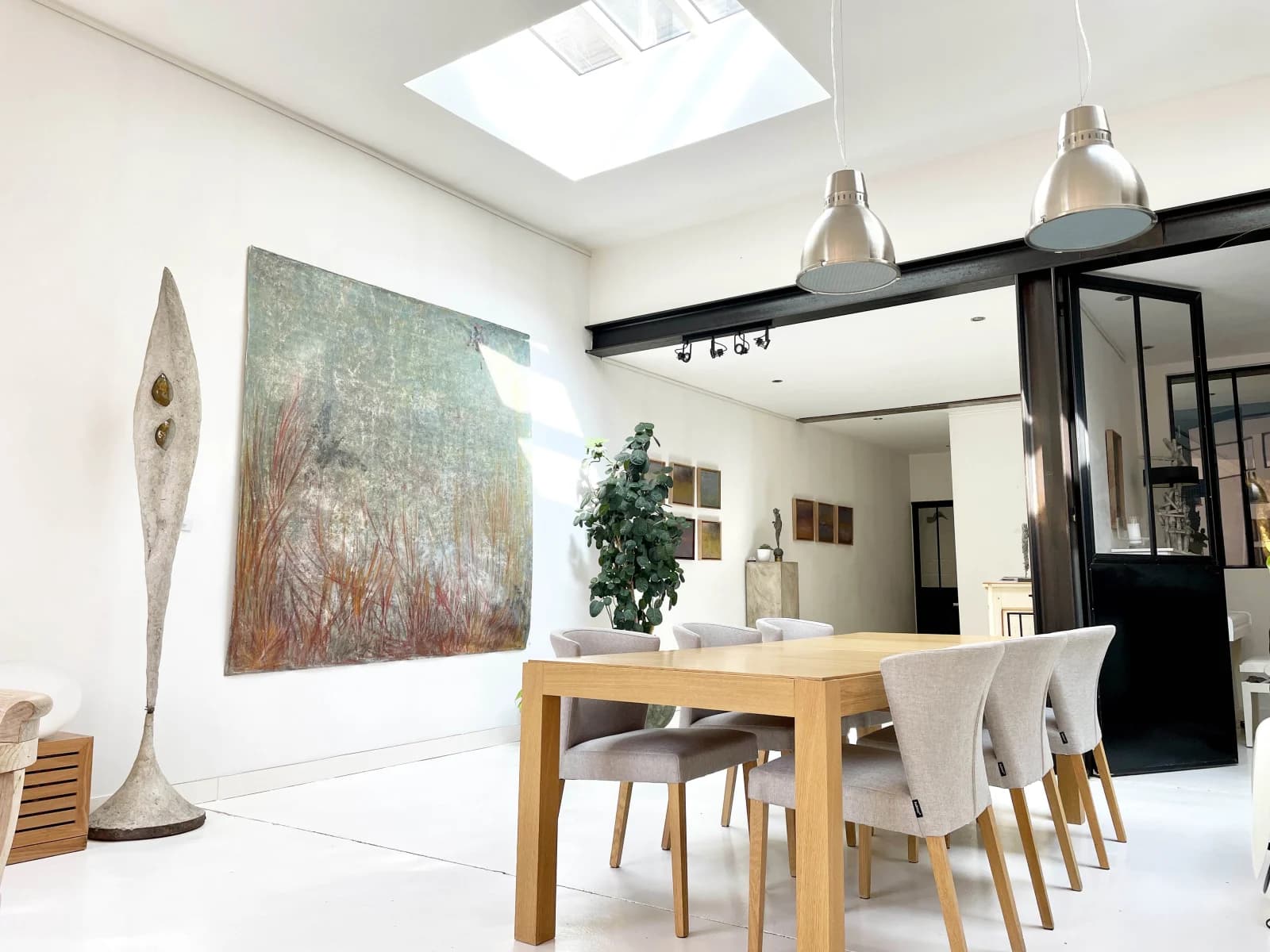 Space Art gallery in a loft - 2