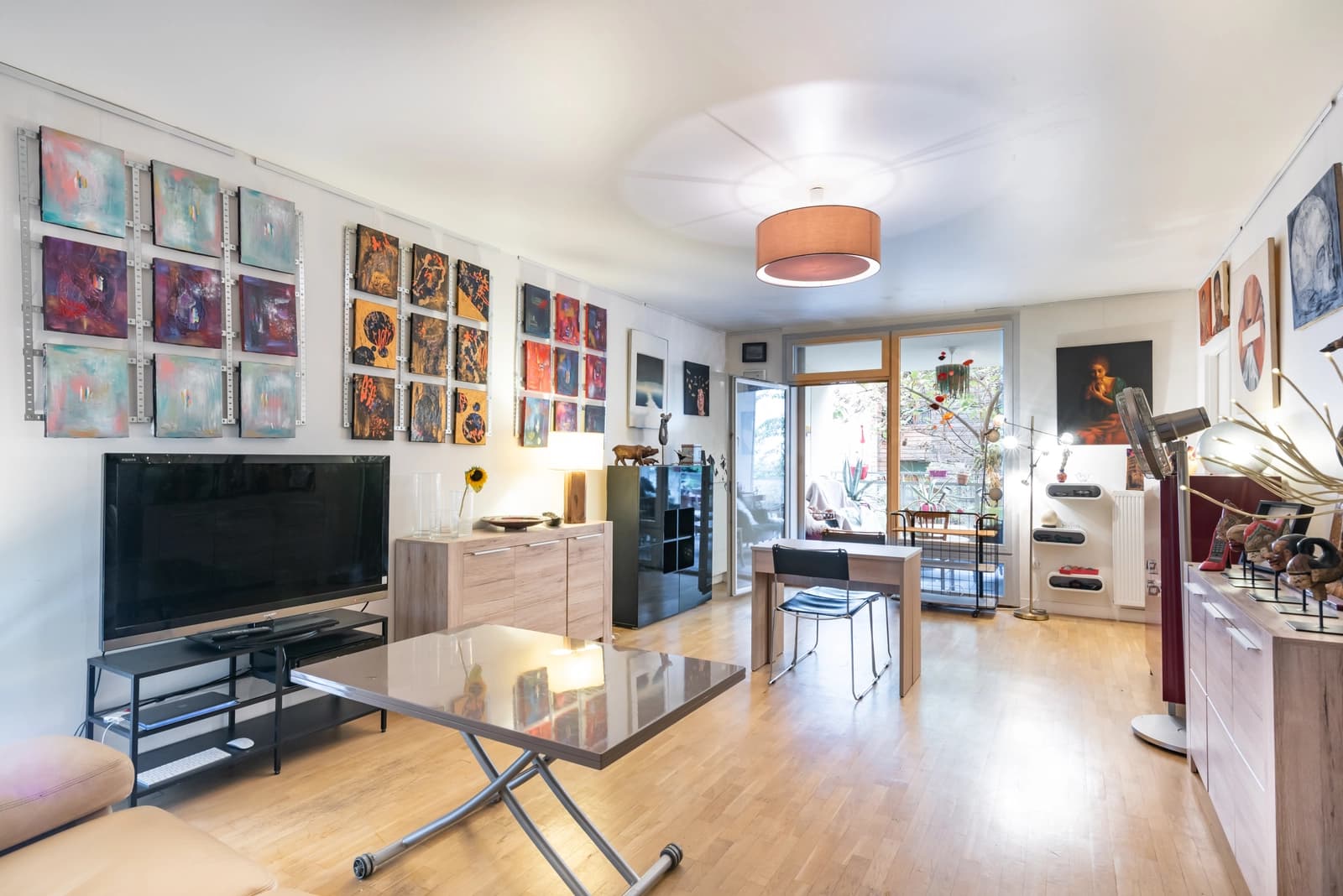 Salon dans Appartement au cœur du 18ème arrondissement parisien - 1