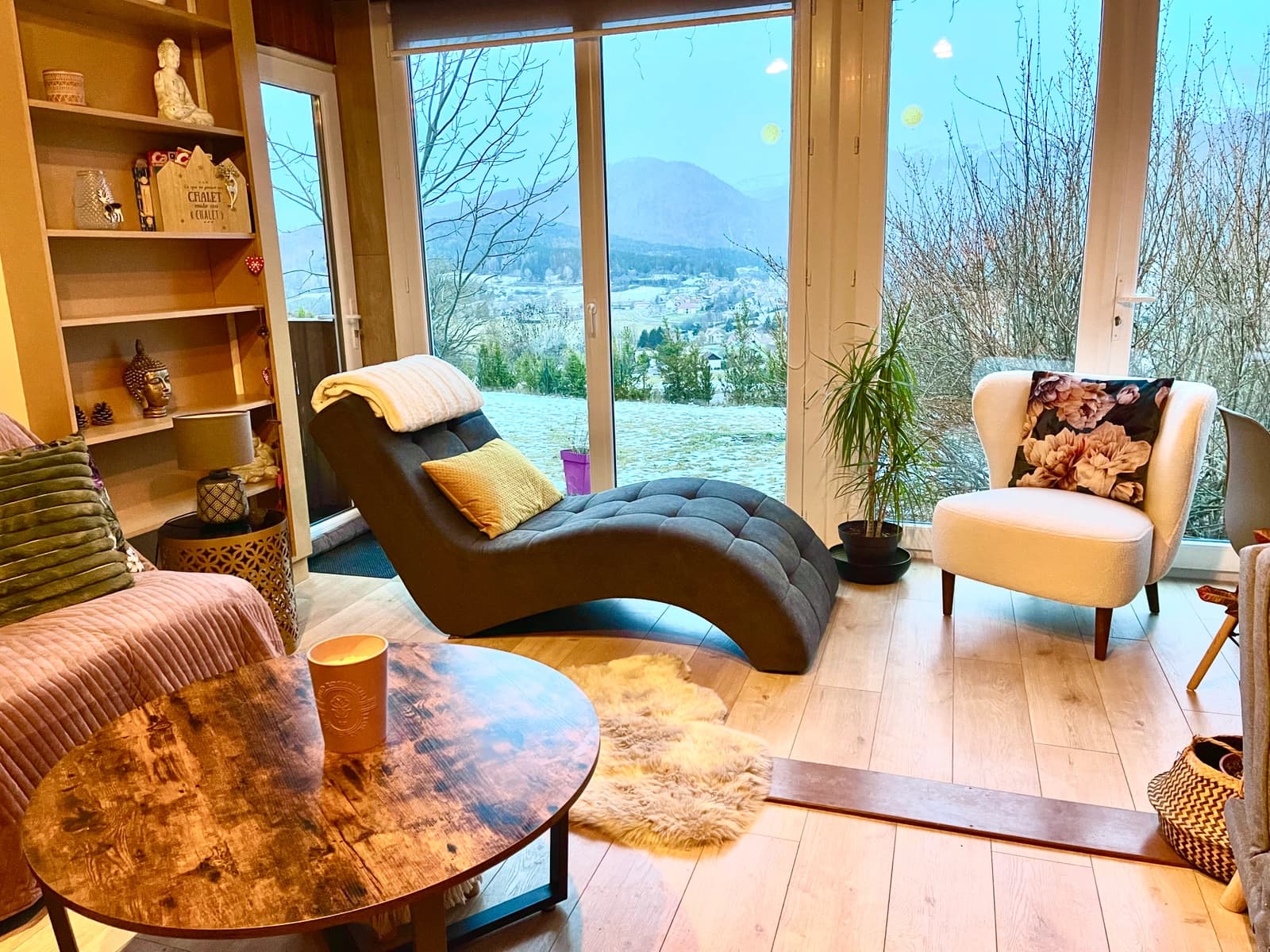 Salon dans Le Chalet d'Heidi: une escapade alpine de rêve - 1