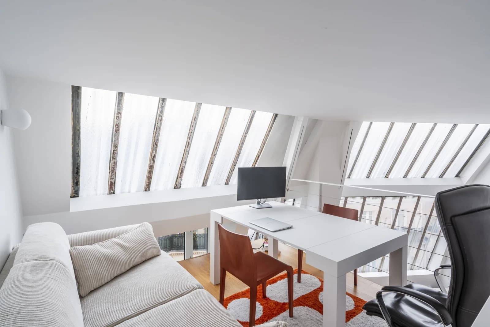 Space Artist's studio with view of the Eiffel Tower - 3