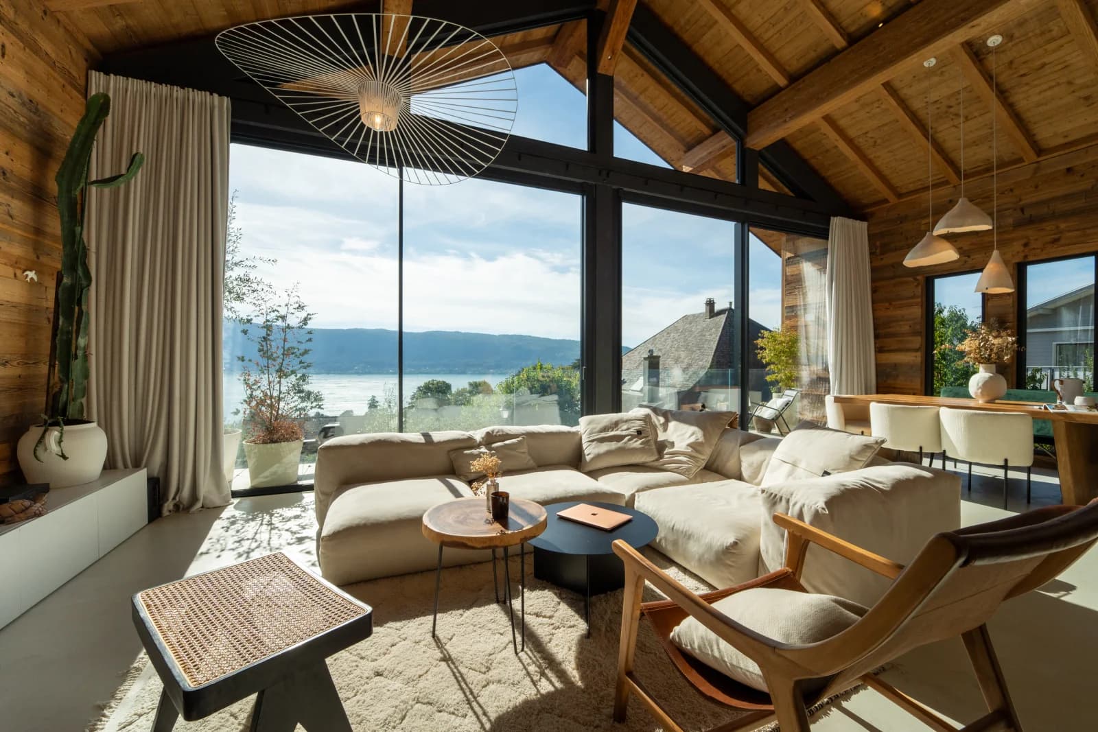 Espace Chalet moderne au bord du lac - 1