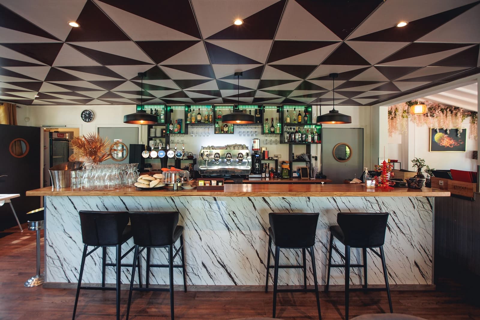 Espace Guinguette chic pour ambiance conviviale - 3