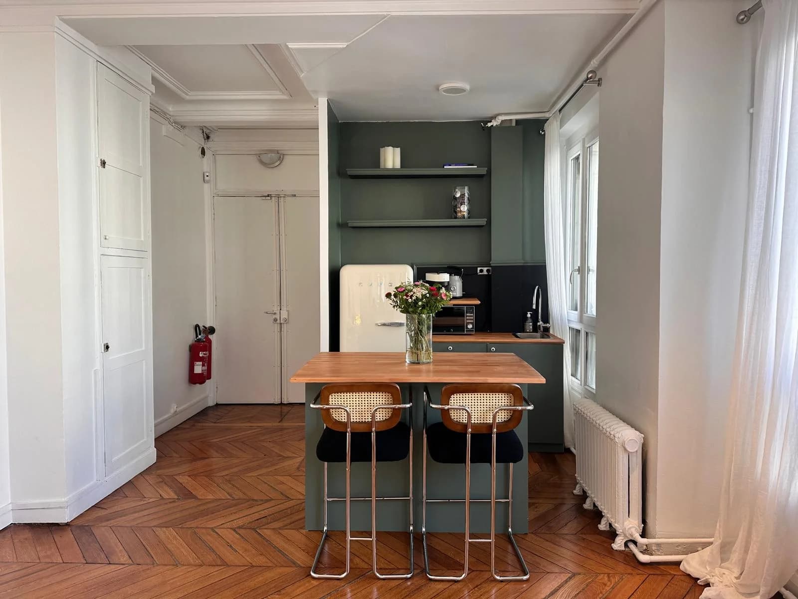 Space Bright Haussmanian apartment listed building - 4