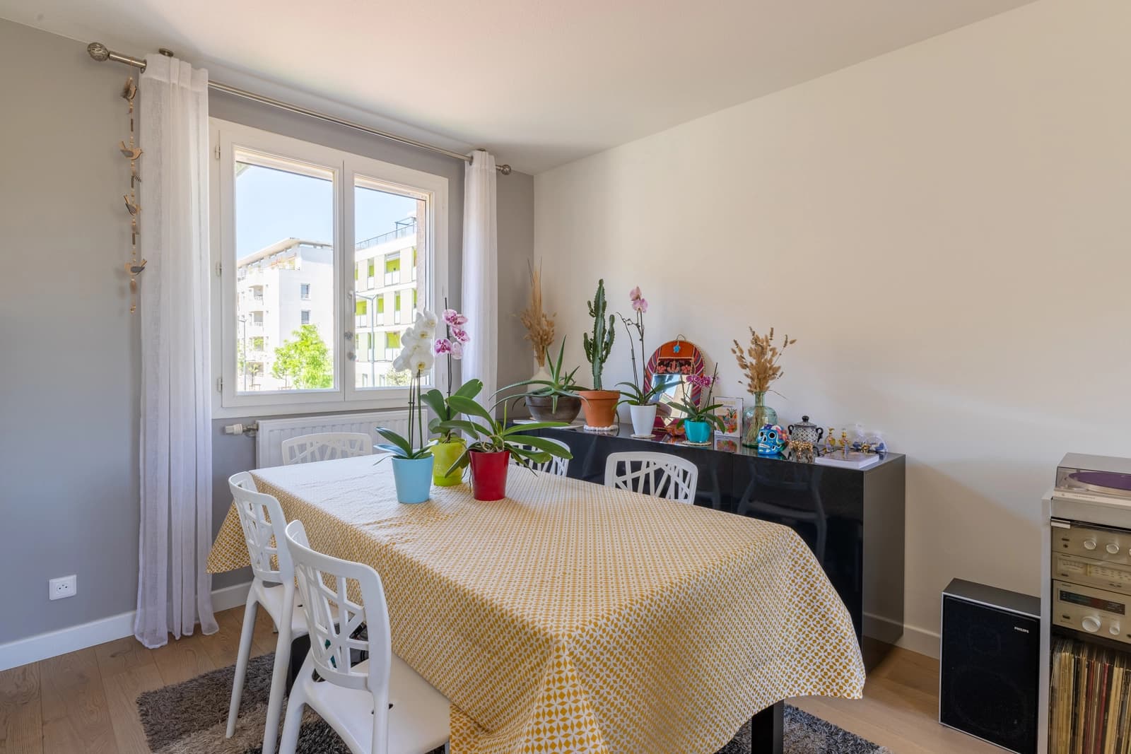Meeting room in Magnificent renovated duplex, large flowered terrace - 1