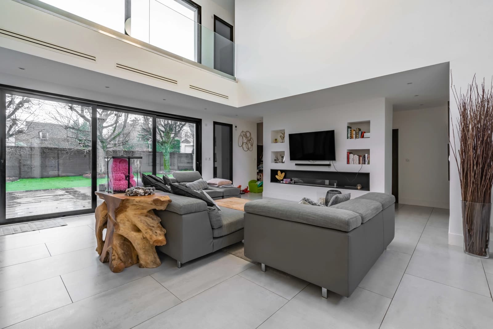 Living room in MODERN LUXURY ARCHITECT HOUSE - 1