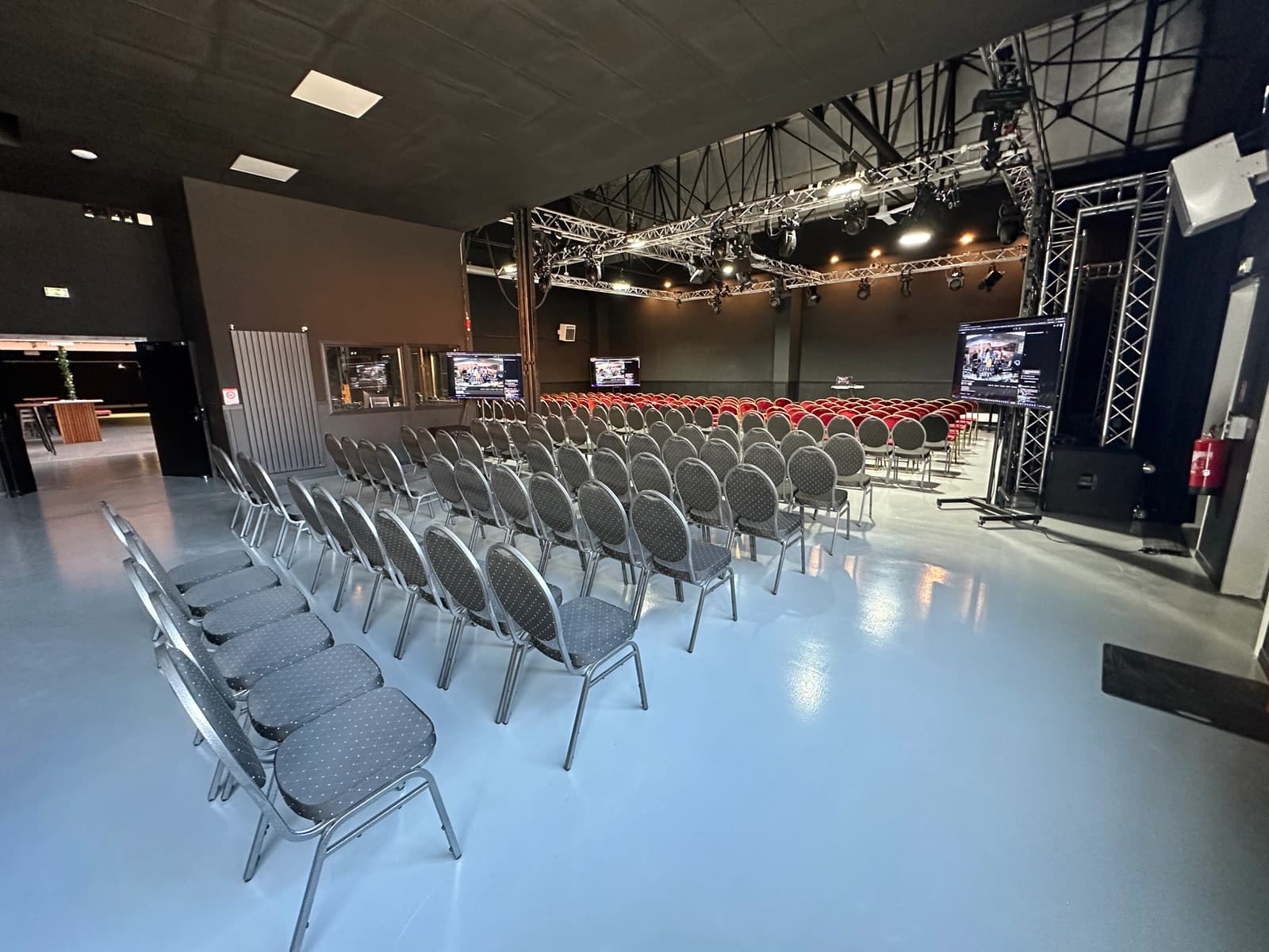 Space Filming set 10 minutes from Lille! - 2