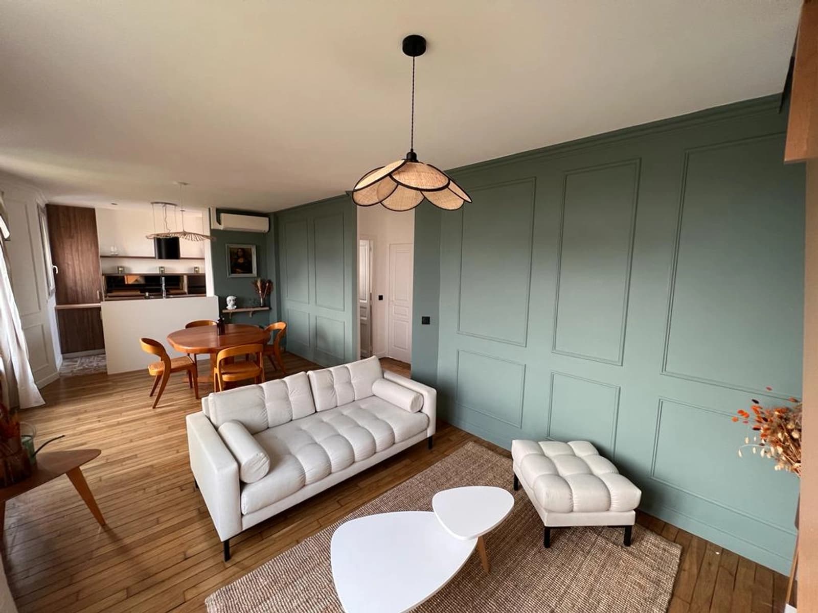 Salon dans Élégant appartement en duplex, volumes et cachet - 0
