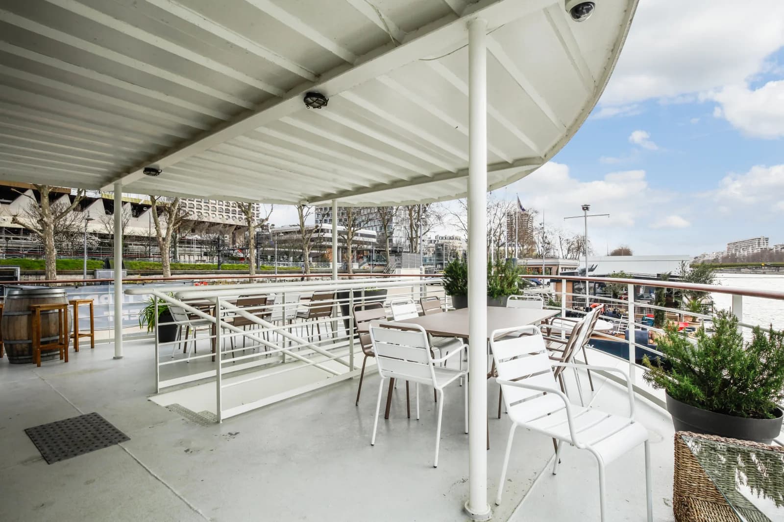 Space Private lounge on board the Thalassa boat - 3