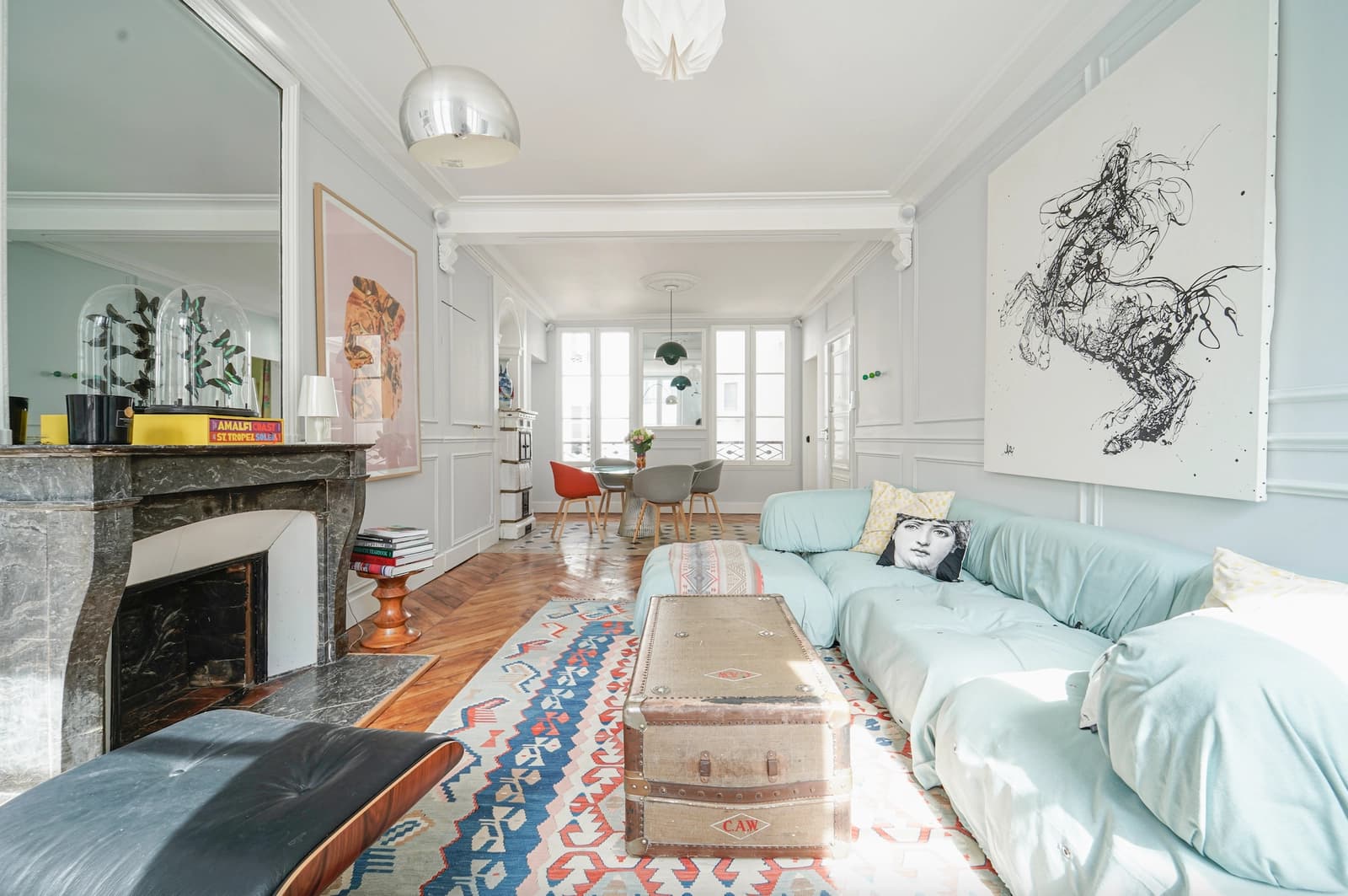 Salon dans Superbe appartement de caractère dans le Marais - 1