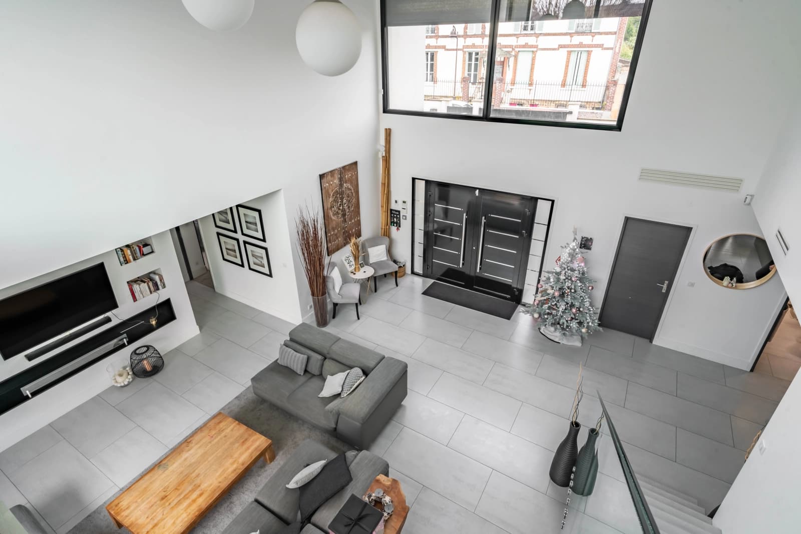 Living room in MODERN LUXURY ARCHITECT HOUSE - 1