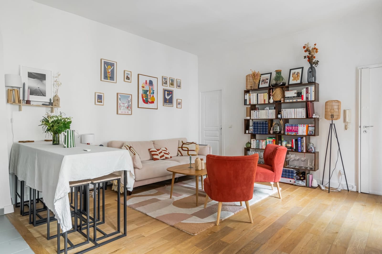 Space Haussmannian apartment Paris 9th arrondissement - 1