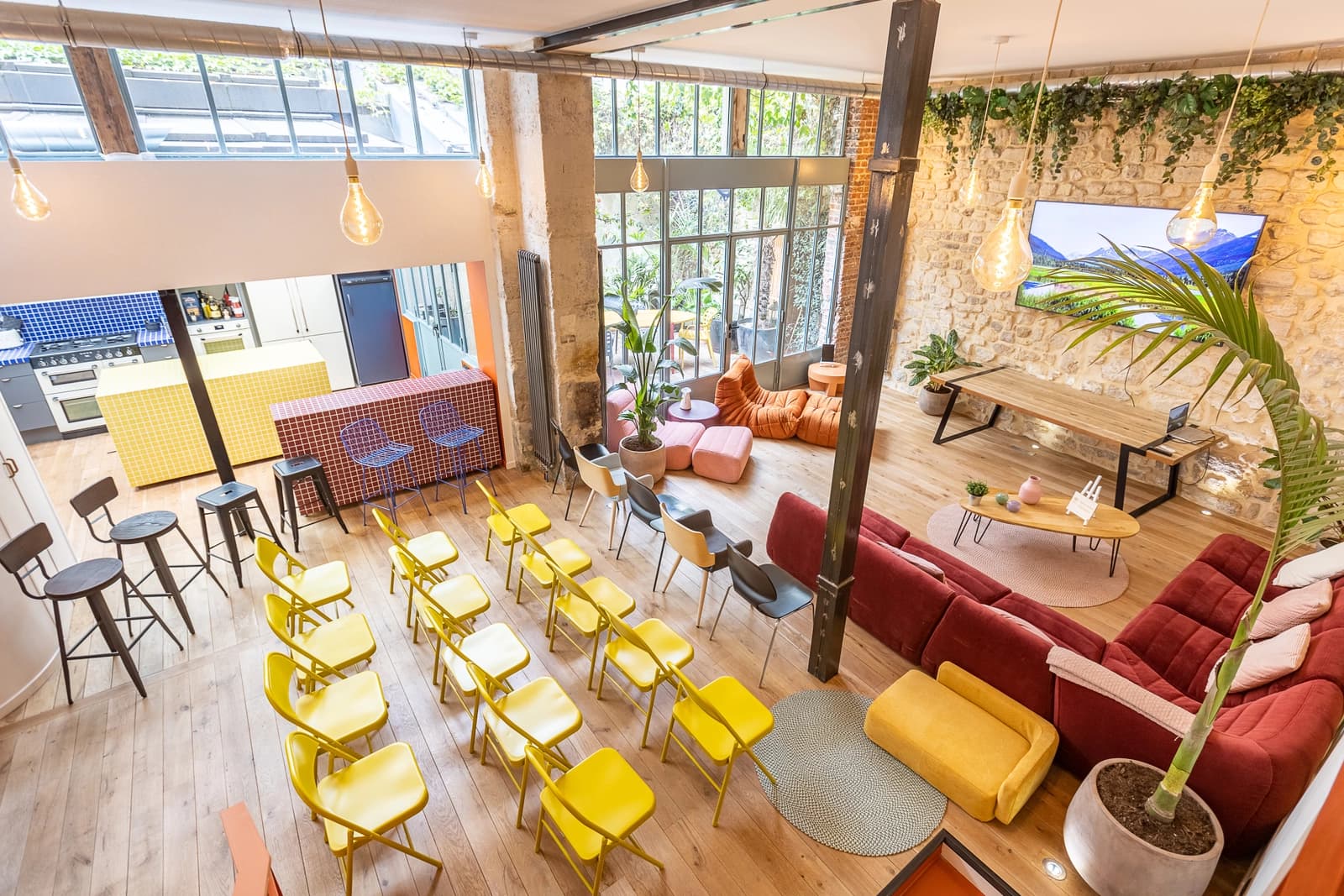 Salle de réunion dans Atelier d'artiste parisien avec terrasse, lieu inspirant - 1