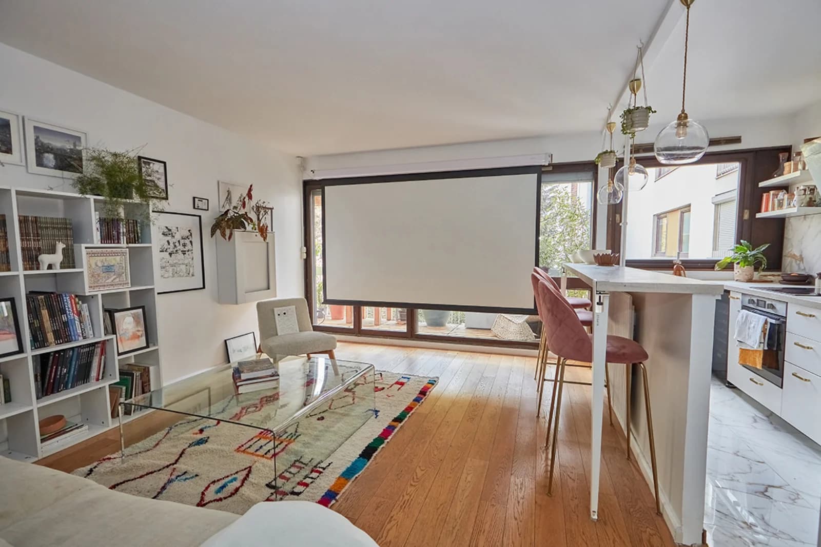 Espace Appartement d’artiste avec terrasse verdoyante - 4