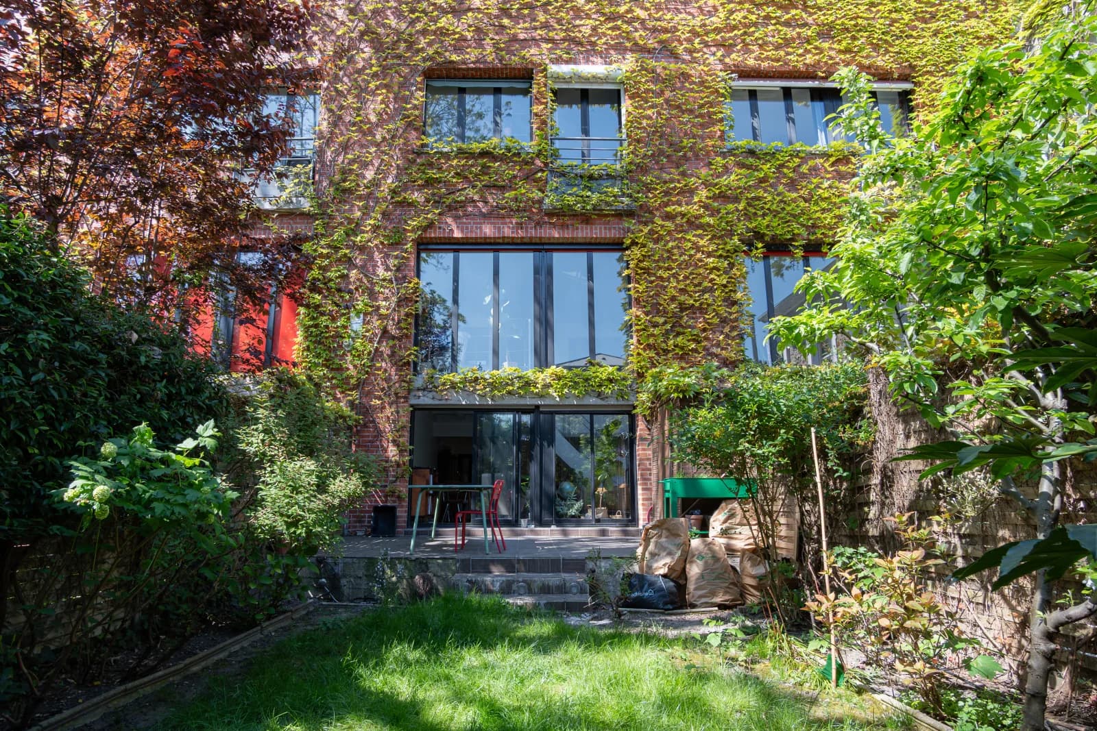 Space Duplex loft with tree-lined garden - 4