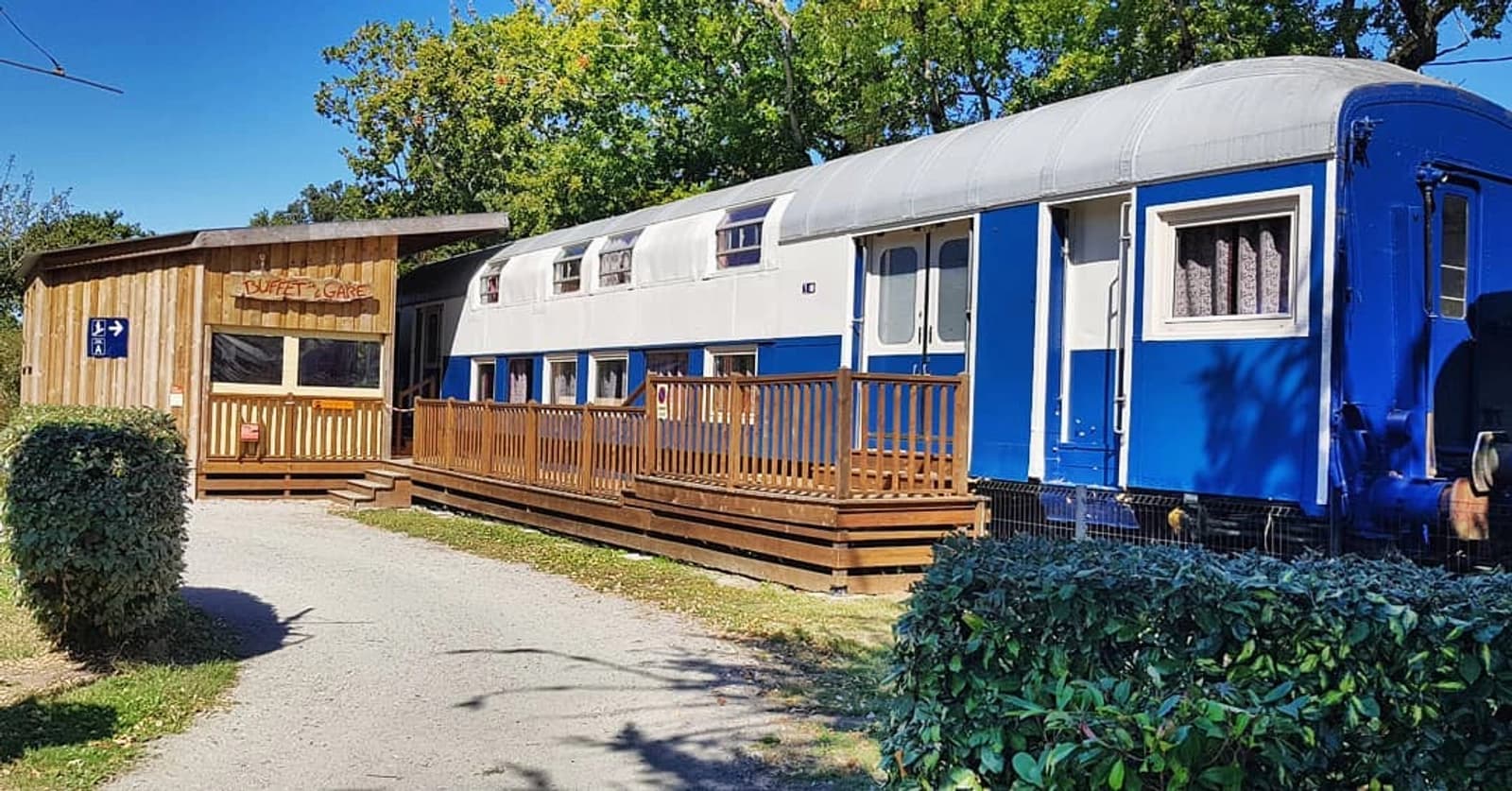 Wagon de train devenu logement original