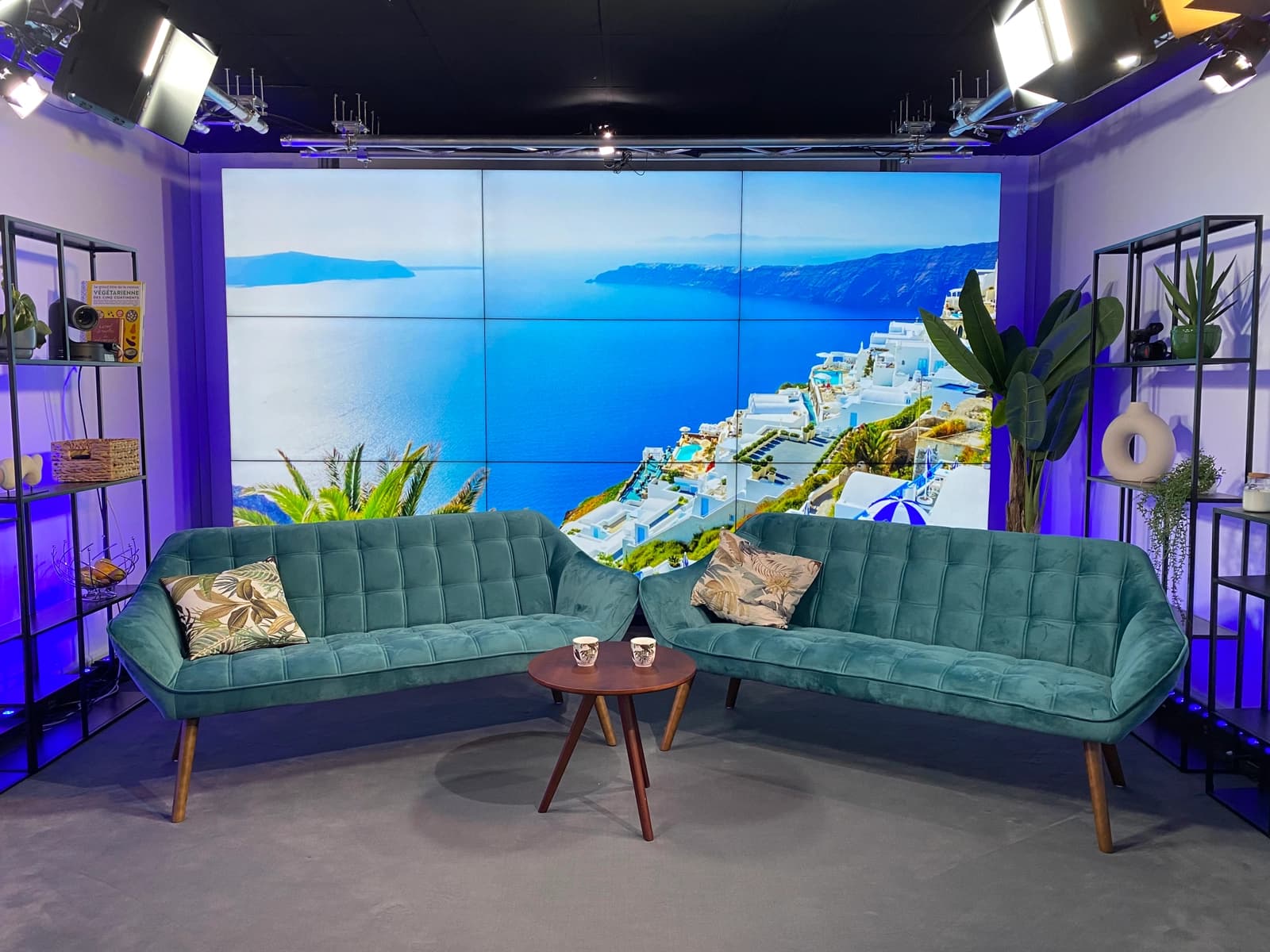 Living room in Fully equipped shooting studio - 1