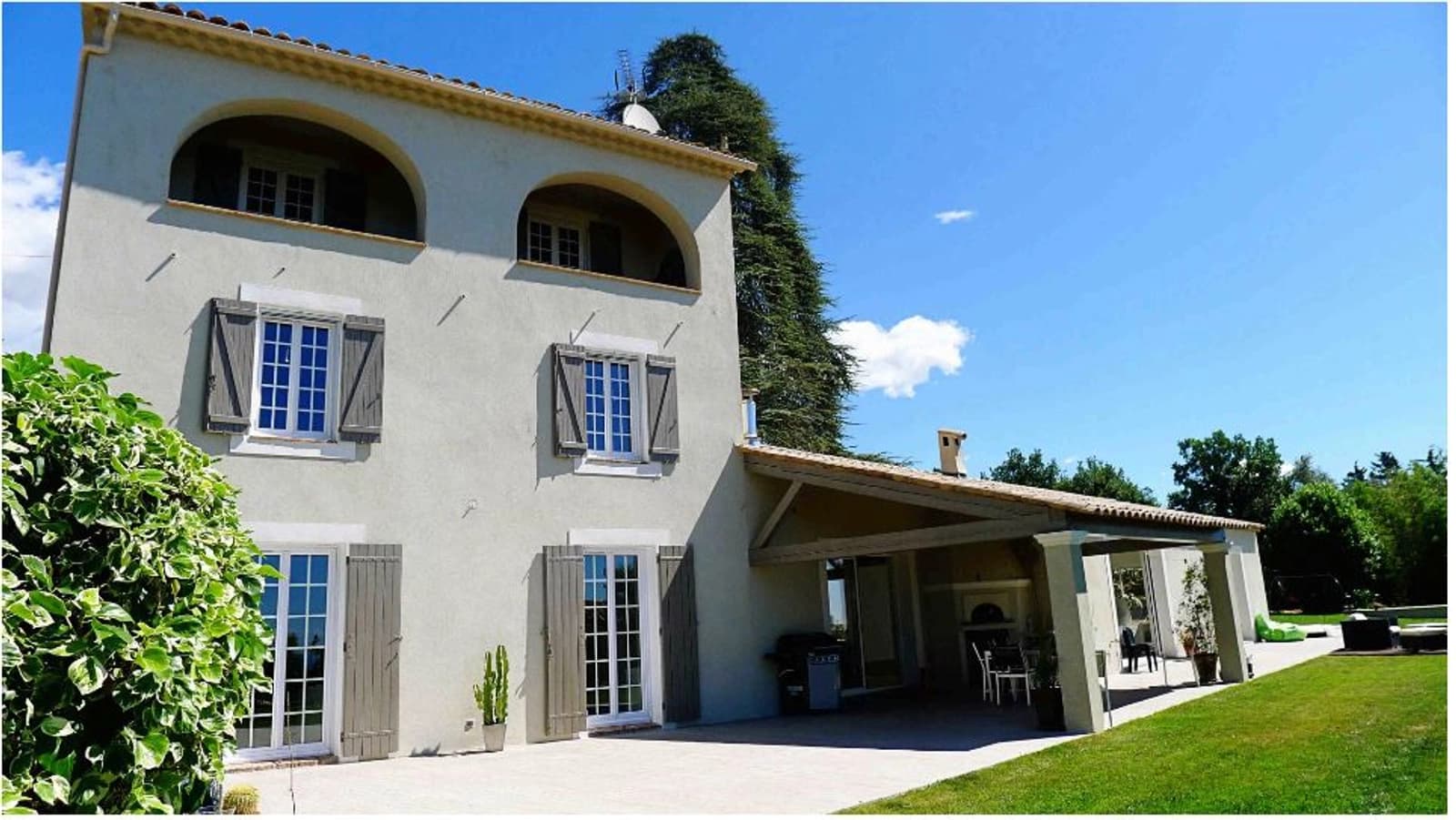 Villa "Espace et Intimité" avec son bassin intérieur
