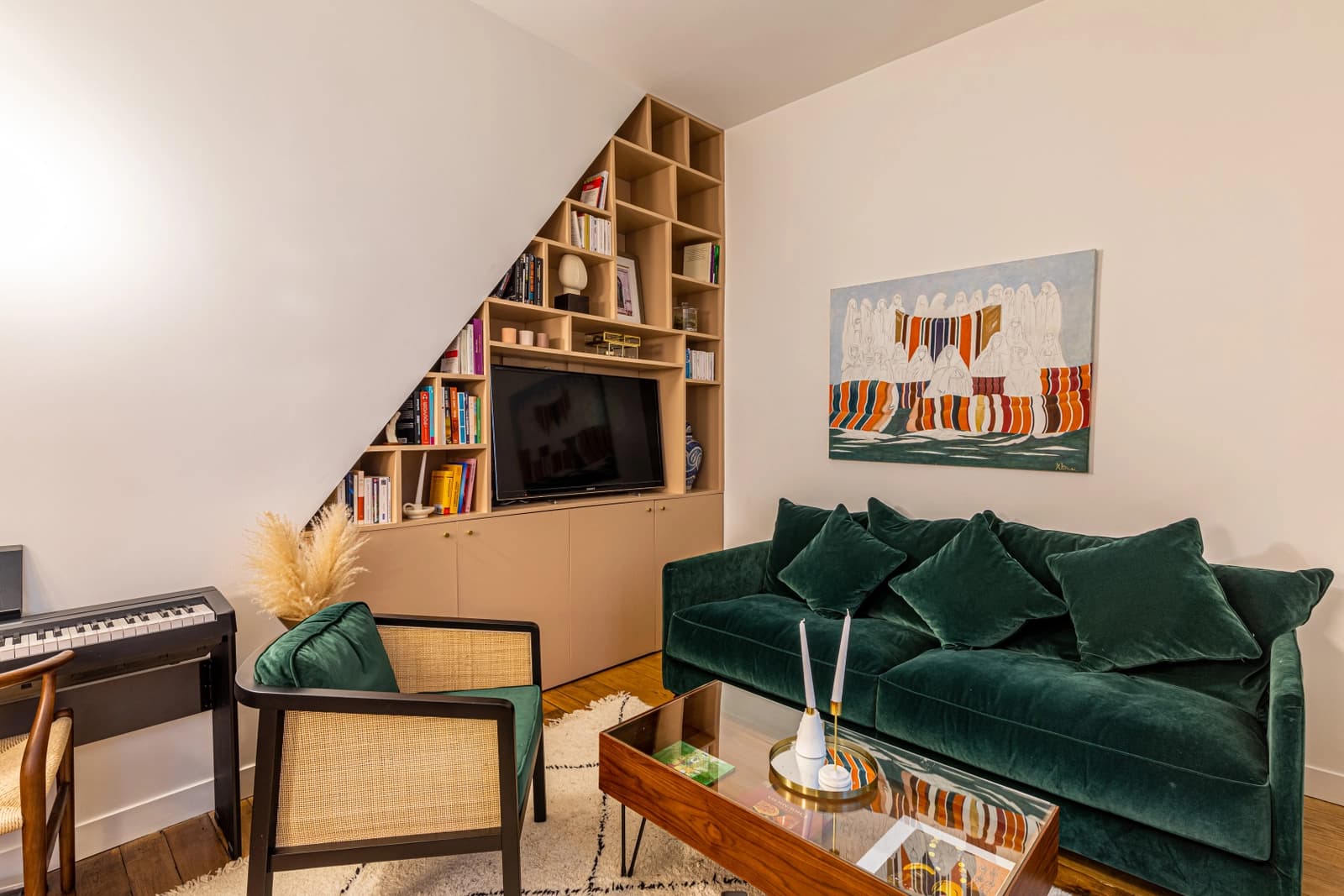 Living room in Trendy architect-designed apartment in the heart of Paris - 1