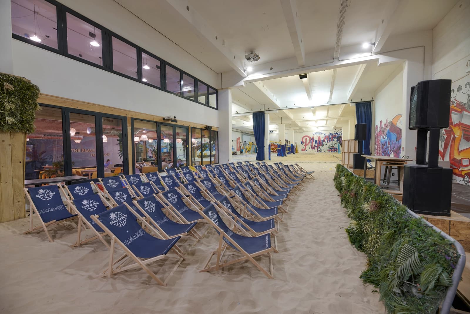 Salle de réunion dans La Plage Toute l'Année: une ambiance estivale - 0