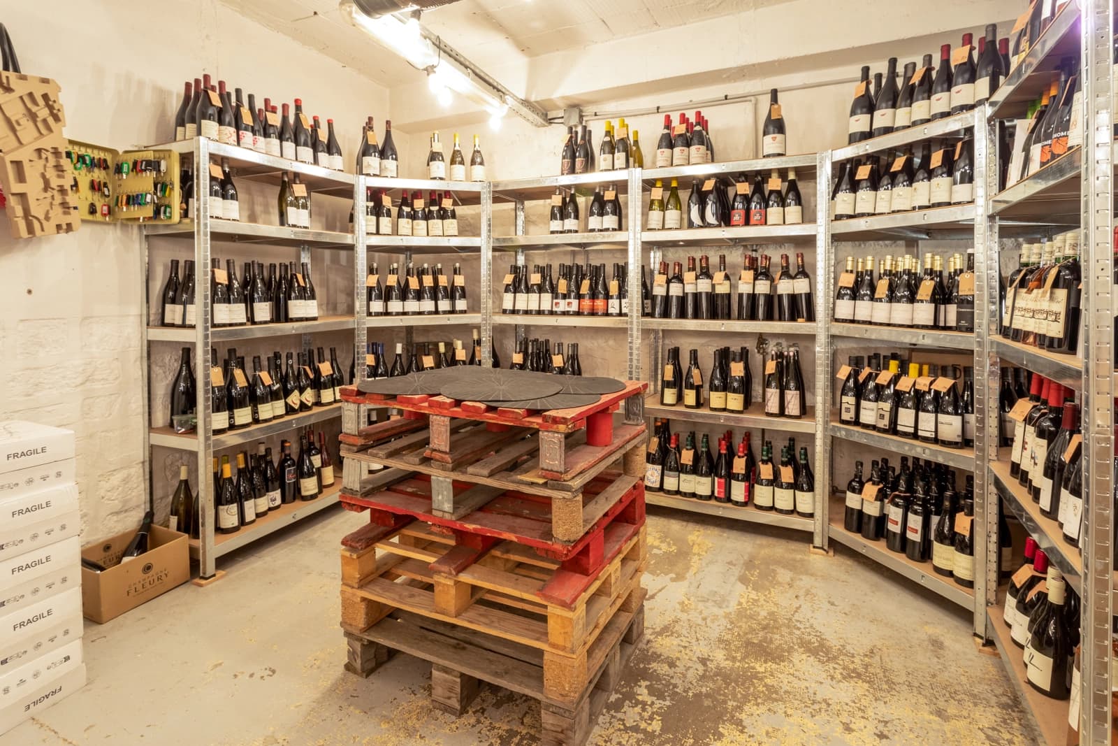 Living room in Speakeasy wine cellar - 1