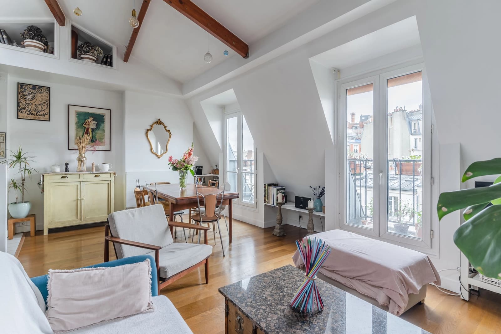 Salon dans Sur les toits de Montmartre, un panorama unique - 1