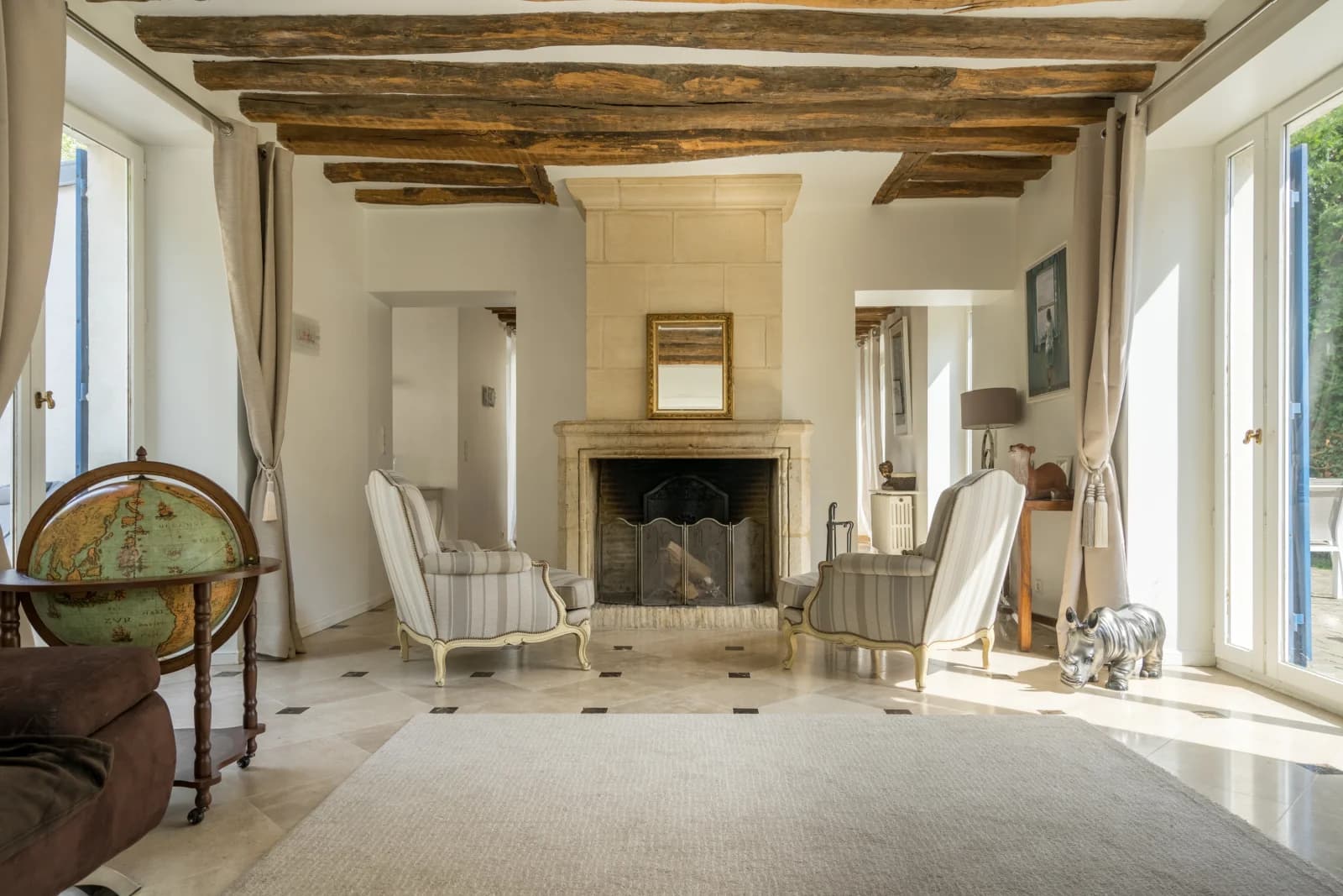 Living room in Beautiful 18th century family property - 1