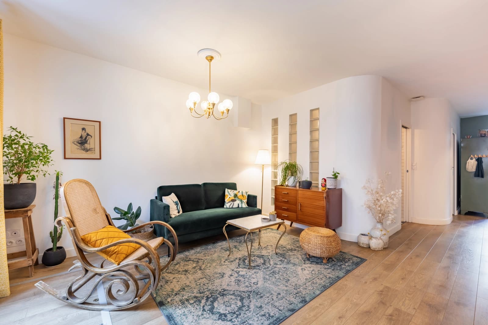 Salon dans Ancien atelier cosy avec son espace extérieur privatif - 1