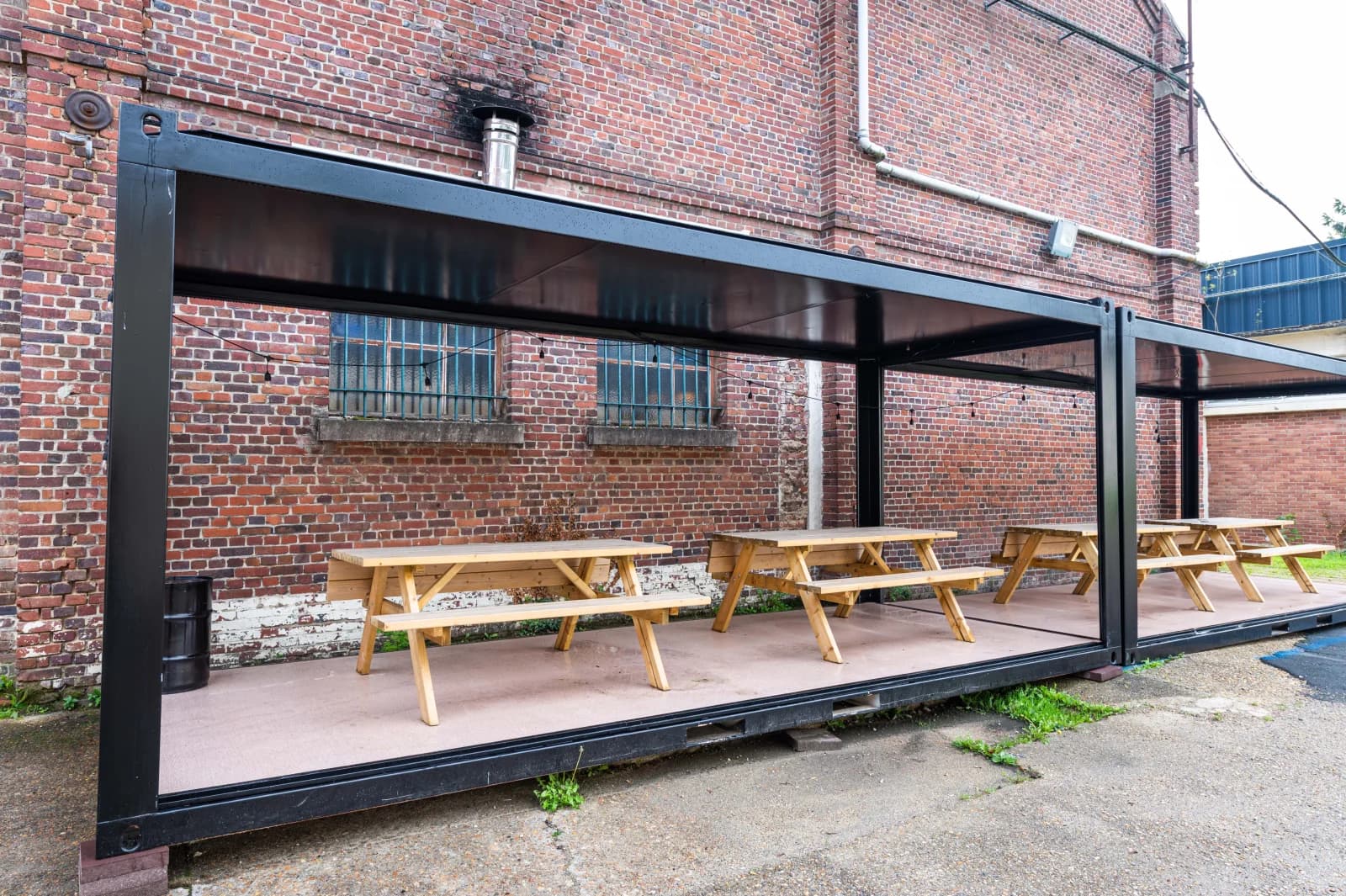 Salle de réunion dans Bar au design industriel, ambiance unique et branchée - 1