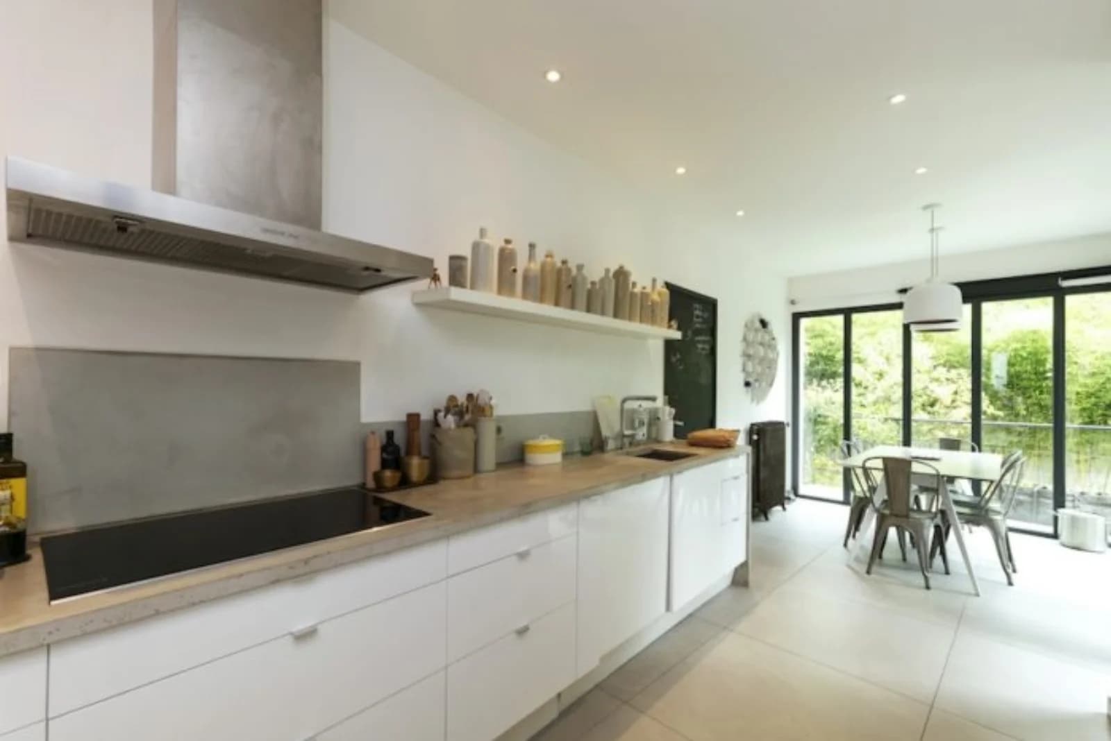 Kitchen in Architect-designed house in Malakoff - 1