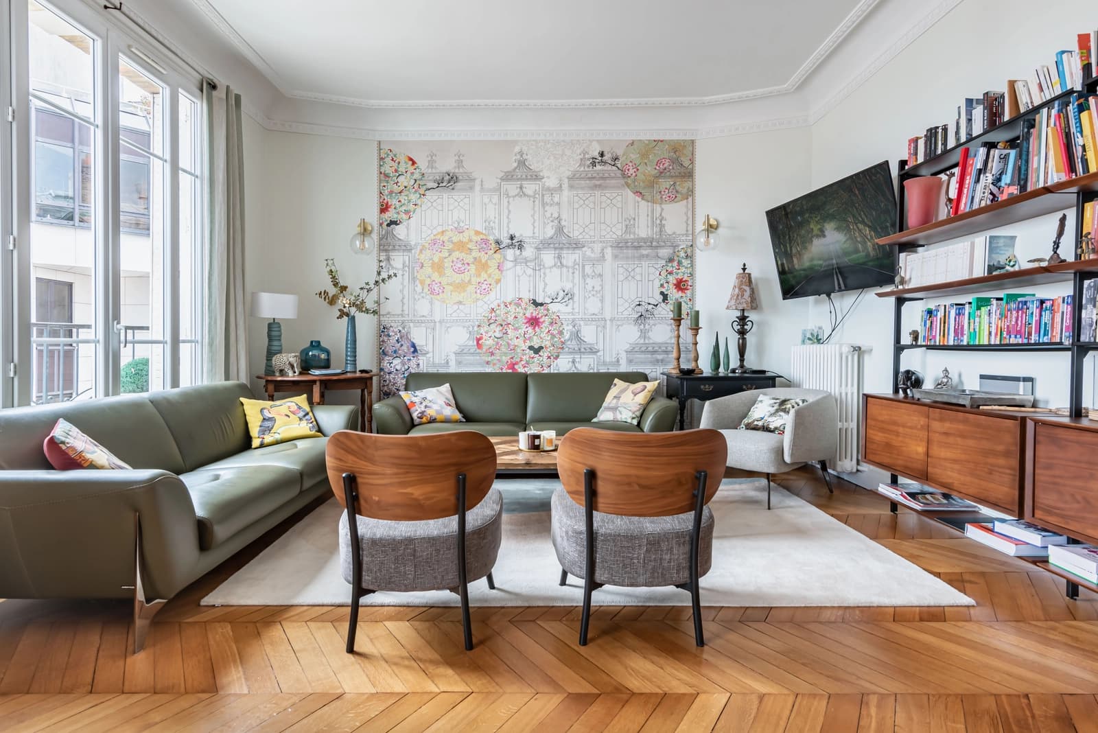 Salon dans Appartement haussmannien à Enghien les Bains - 1