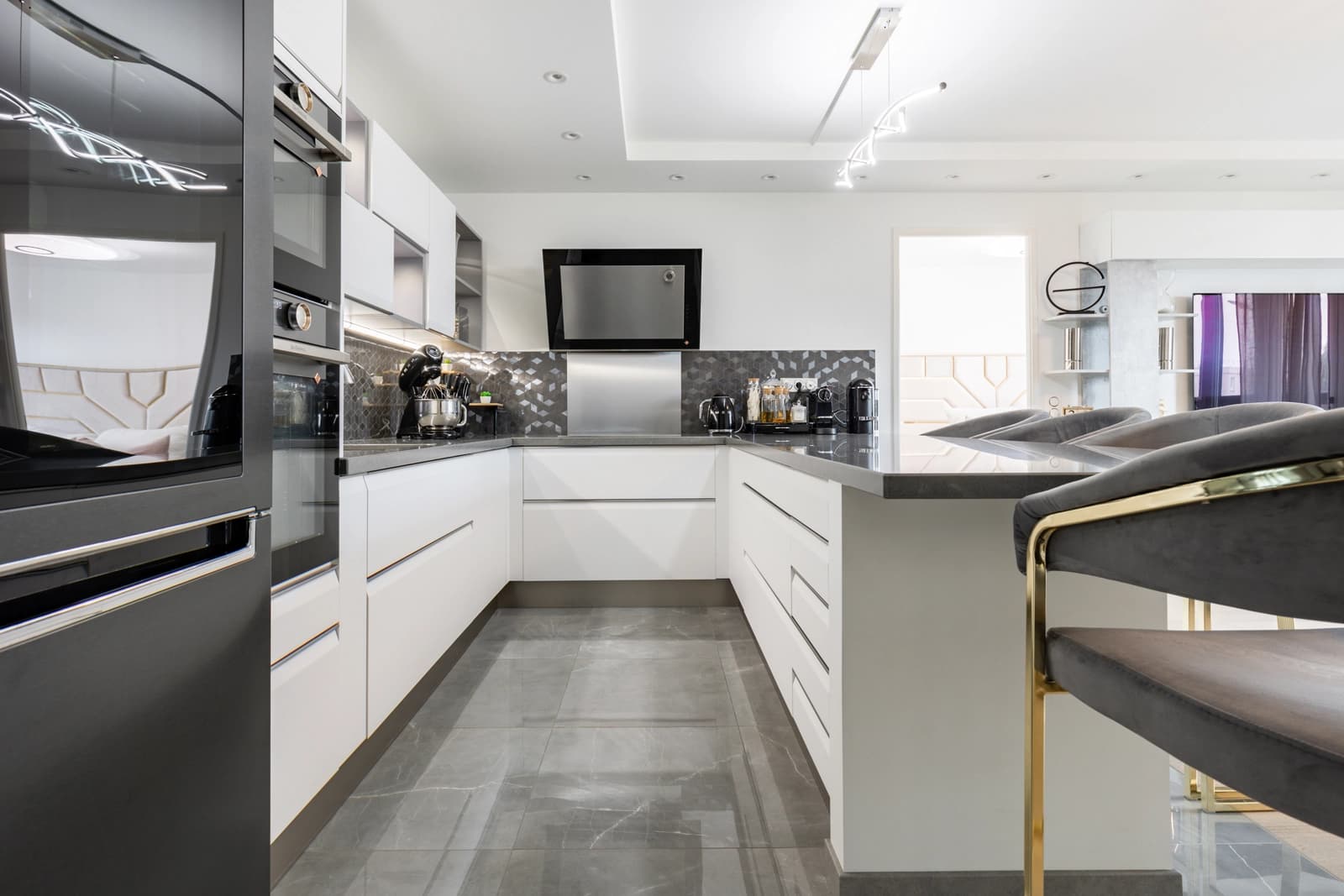 Kitchen in Clean apartment - 1