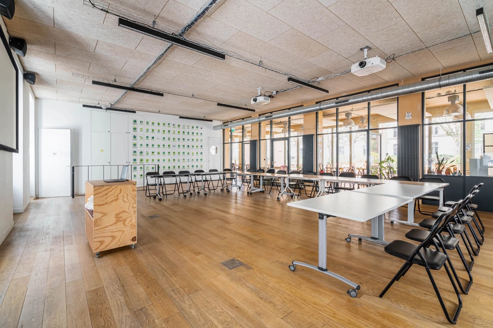 Space Espace lumineux et engagé, avec terrasse privée au coeur de Paris - 2