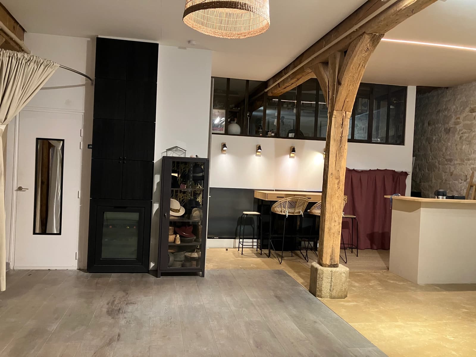 Cuisine dans La Bastille: espace style atelier au coeur de l'animation - 1
