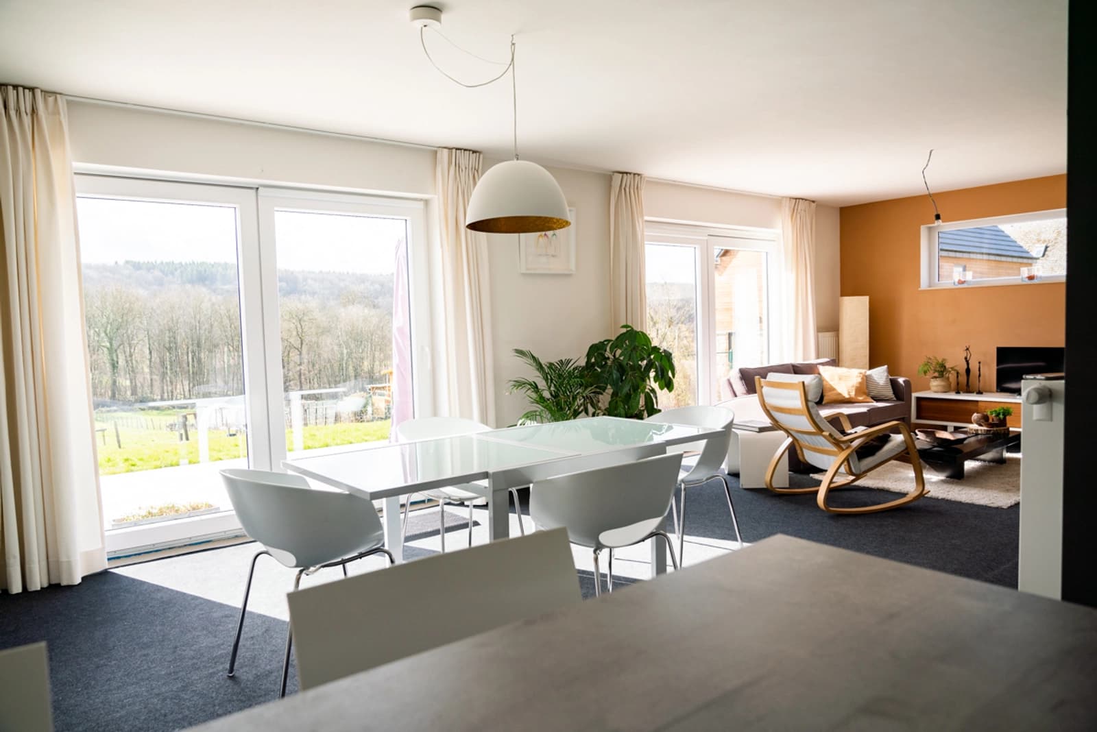 Salle de réunion dans Maison baignée de lumière en pleine nature - 0