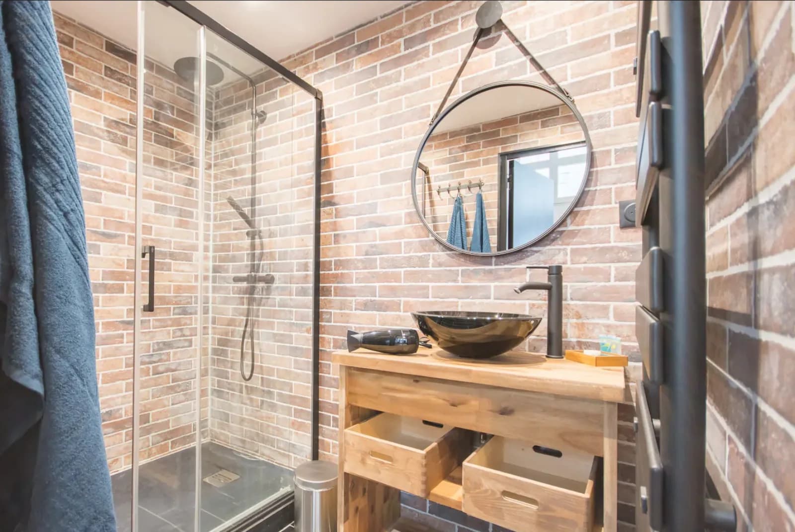 Bathroom in Trendy loft - Indus - Near the beach - 1