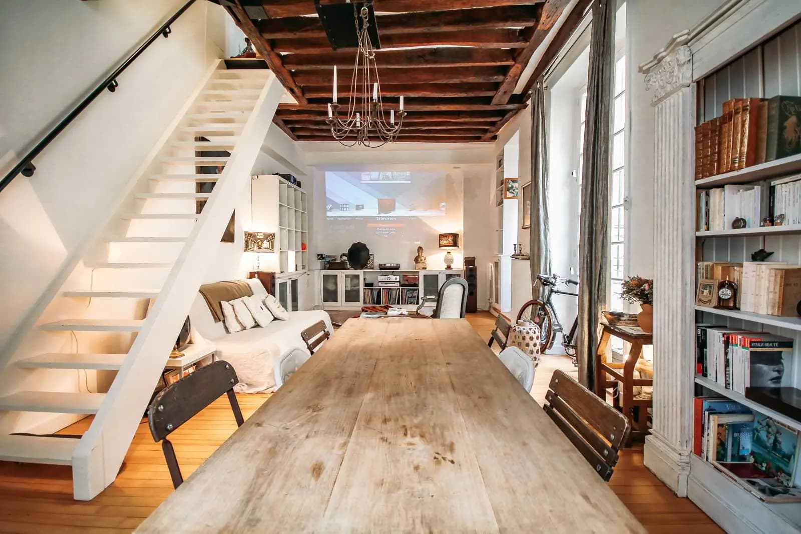 Salon dans Salle élégante et raffinée au coeur du Marais - 1