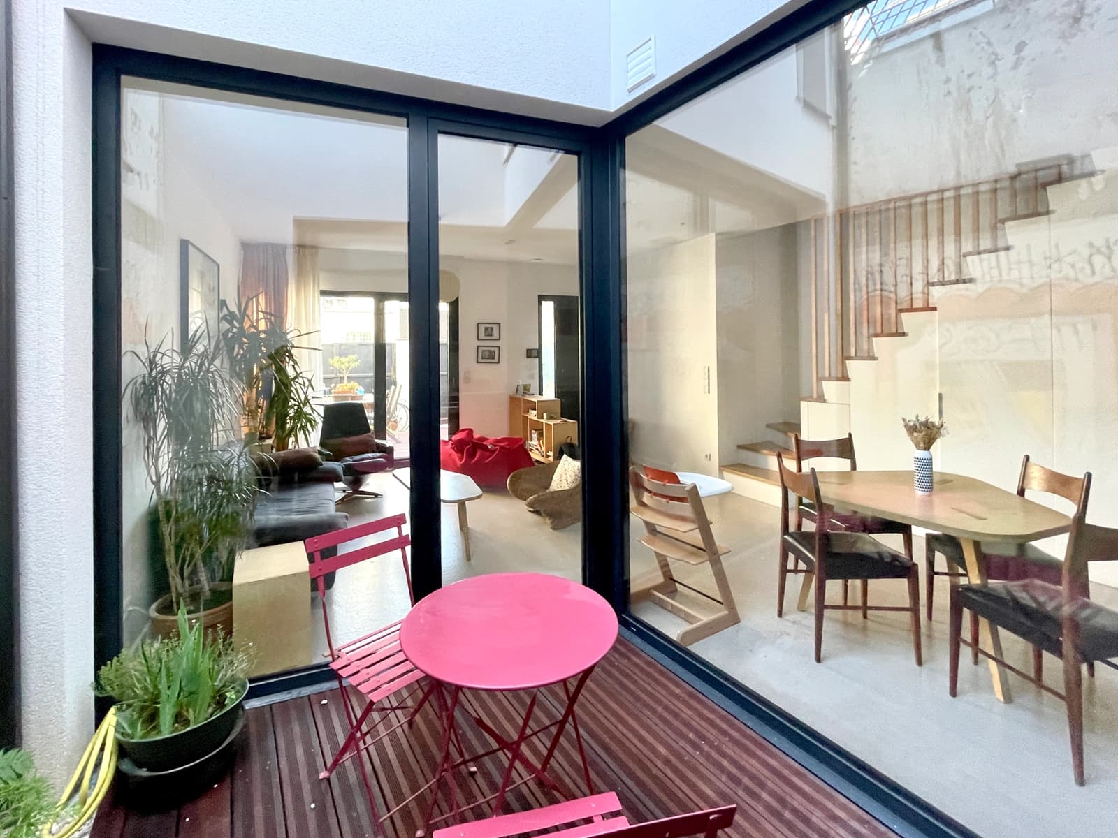 Meeting room in Bright architect-designed house with patio - 1