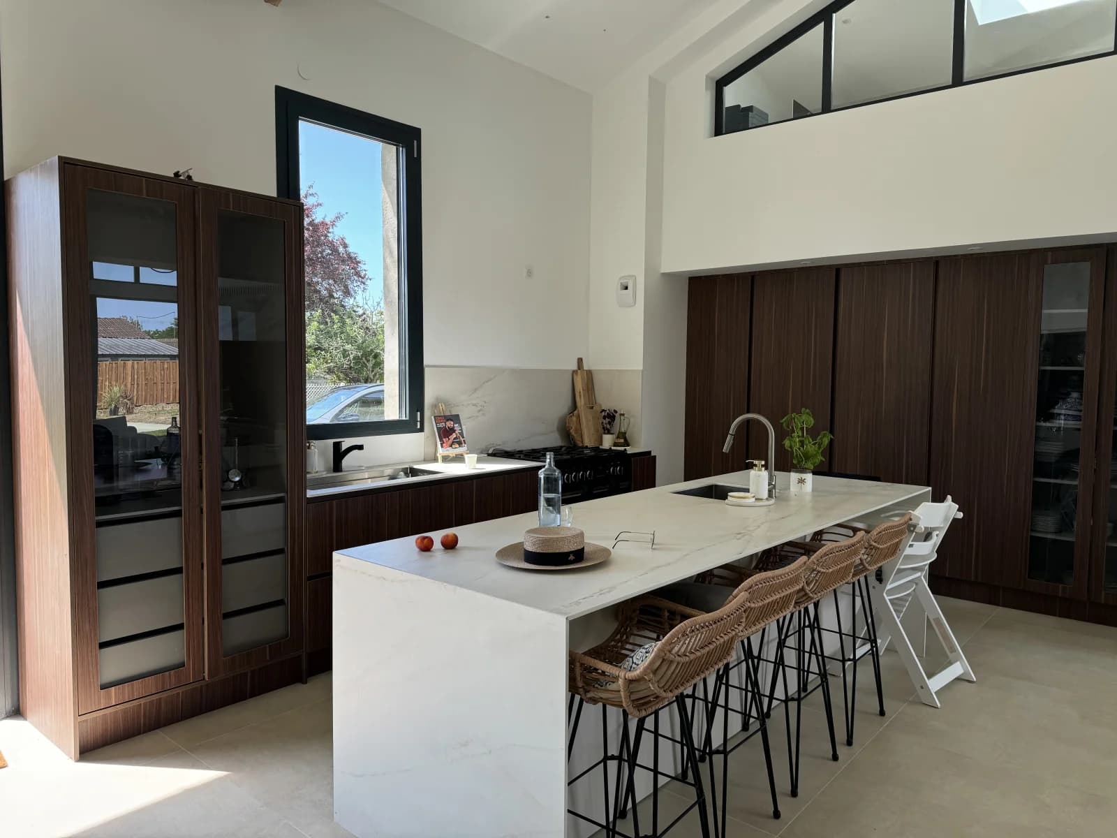 Espace Villa avec piscine et grands volumes - 2
