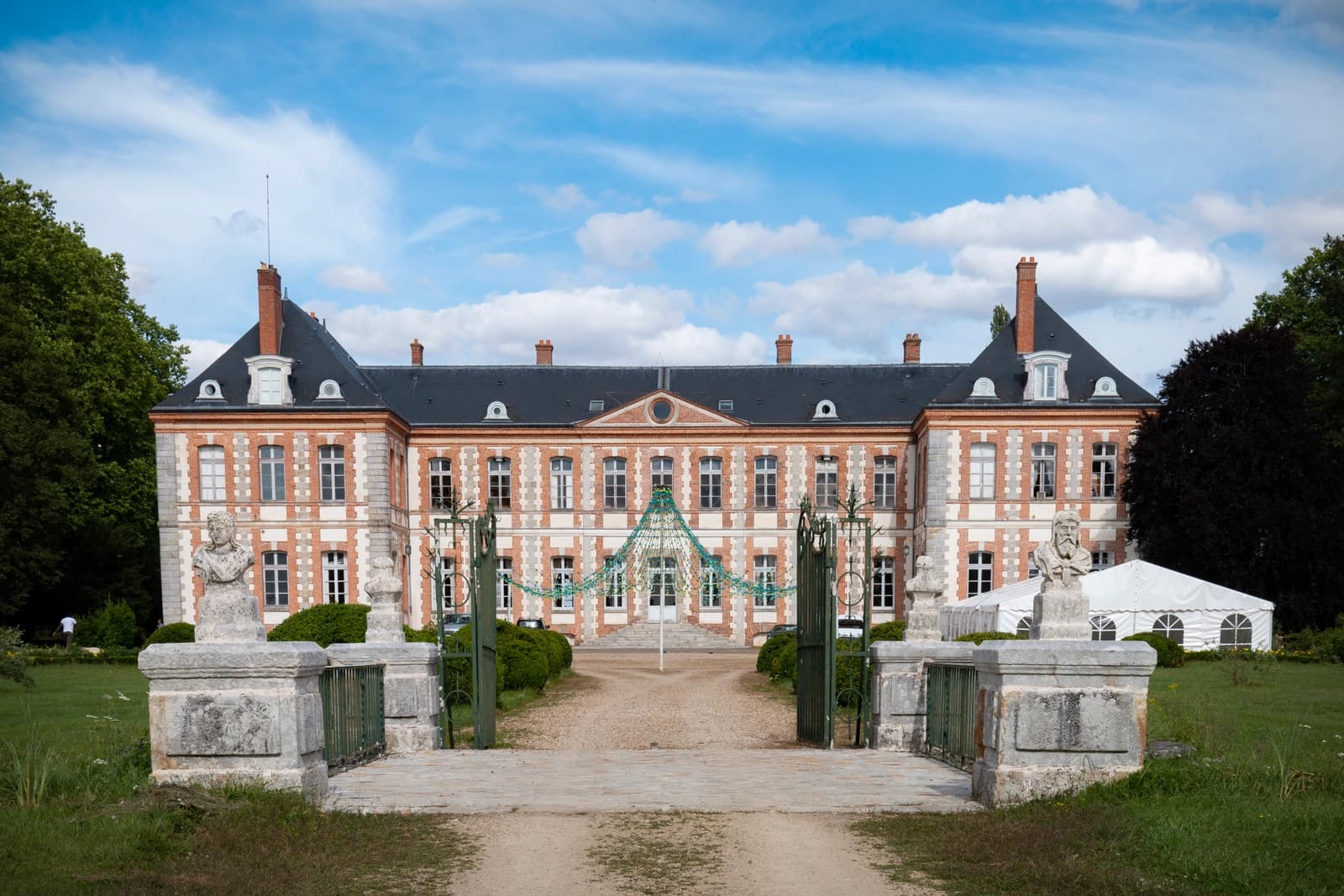 Meeting room in Exceptional chateau in the Paris region - 1