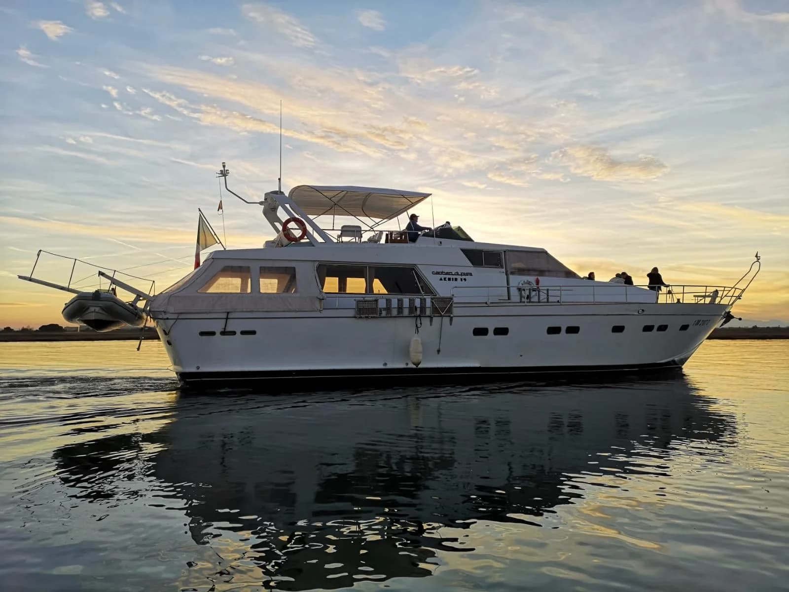 Espace Croisière de charme à bord d'un élégant bateau de 20m - 1