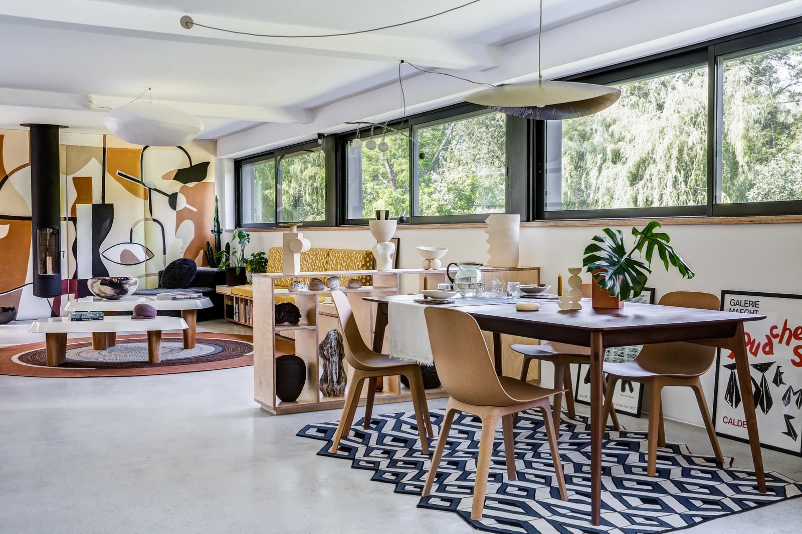 Salle de réunion dans En pleine forêt: grande maison moderne avec piscine - 1