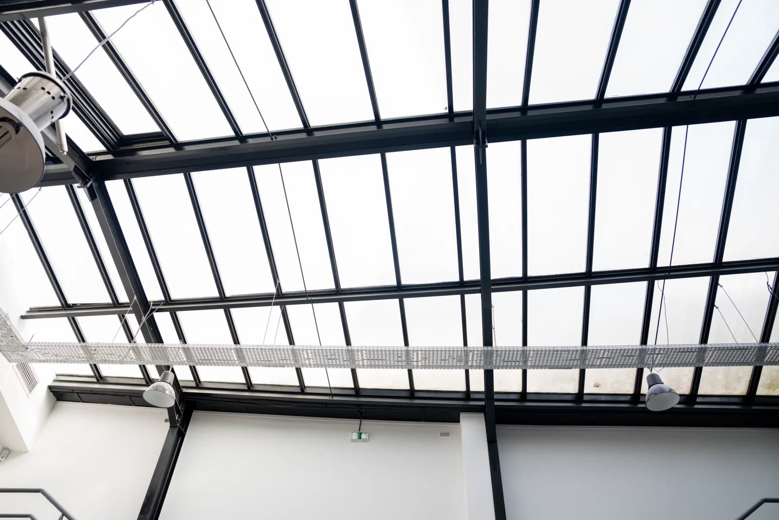 Space Magnificent Loft with Glass Roof - 4