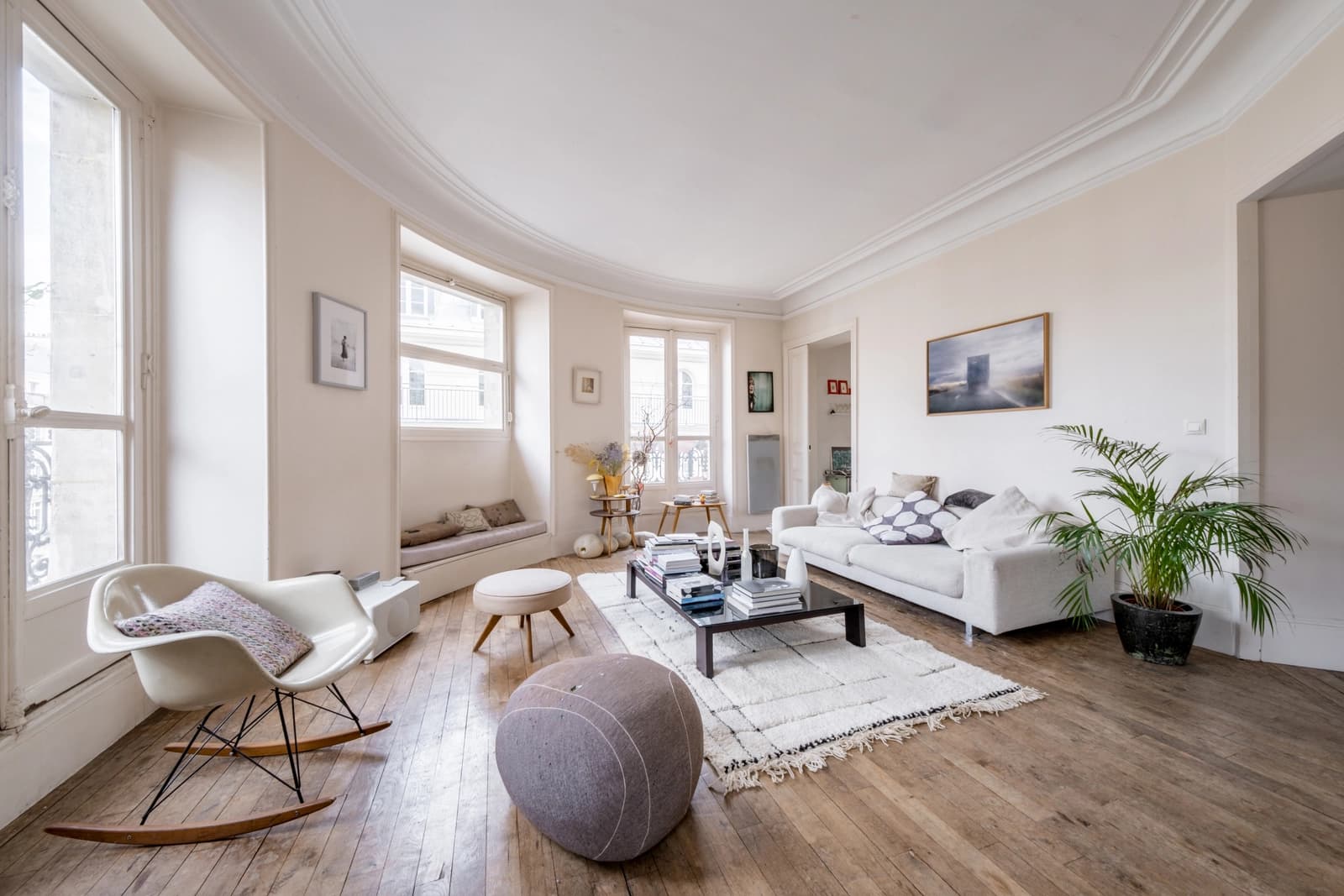 Living room in Apartment in the center of Paris - 1