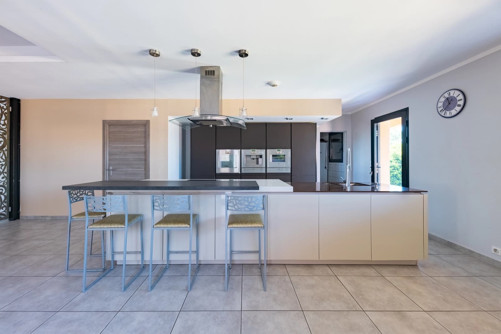 Espace Villa de charme avec sa piscine privée et ensoleillée - 4