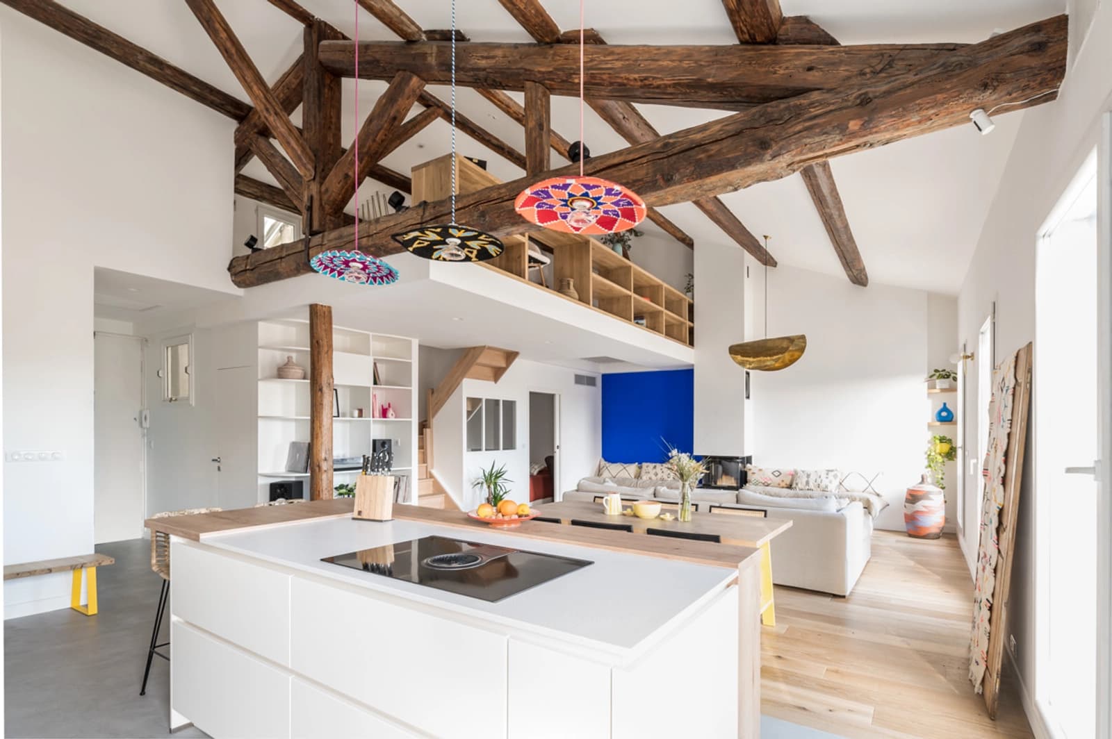 Cuisine dans Appartement rénové, un design moderne et coloré - 0