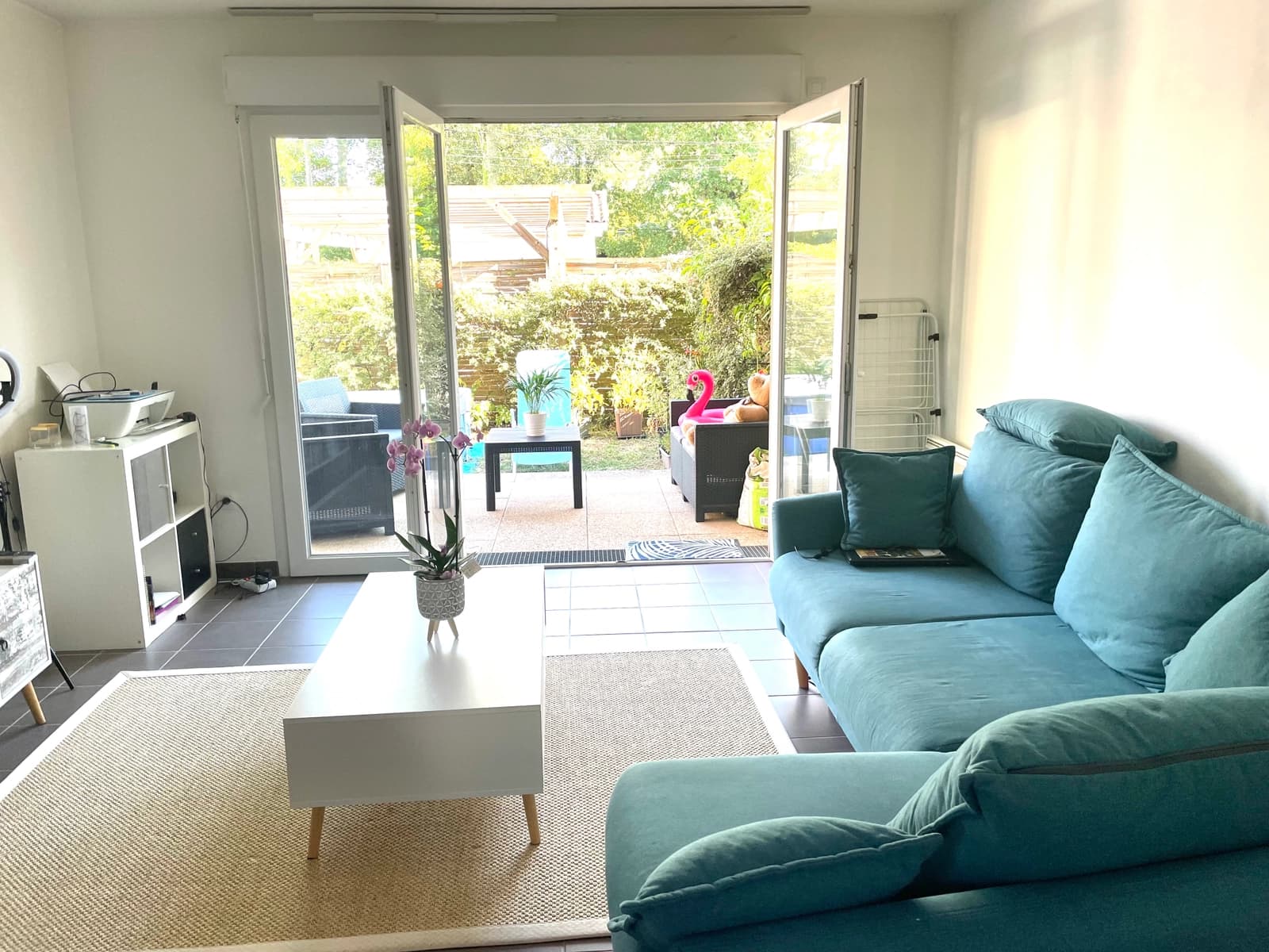 Living room in Large room with terrace and private garden - 1